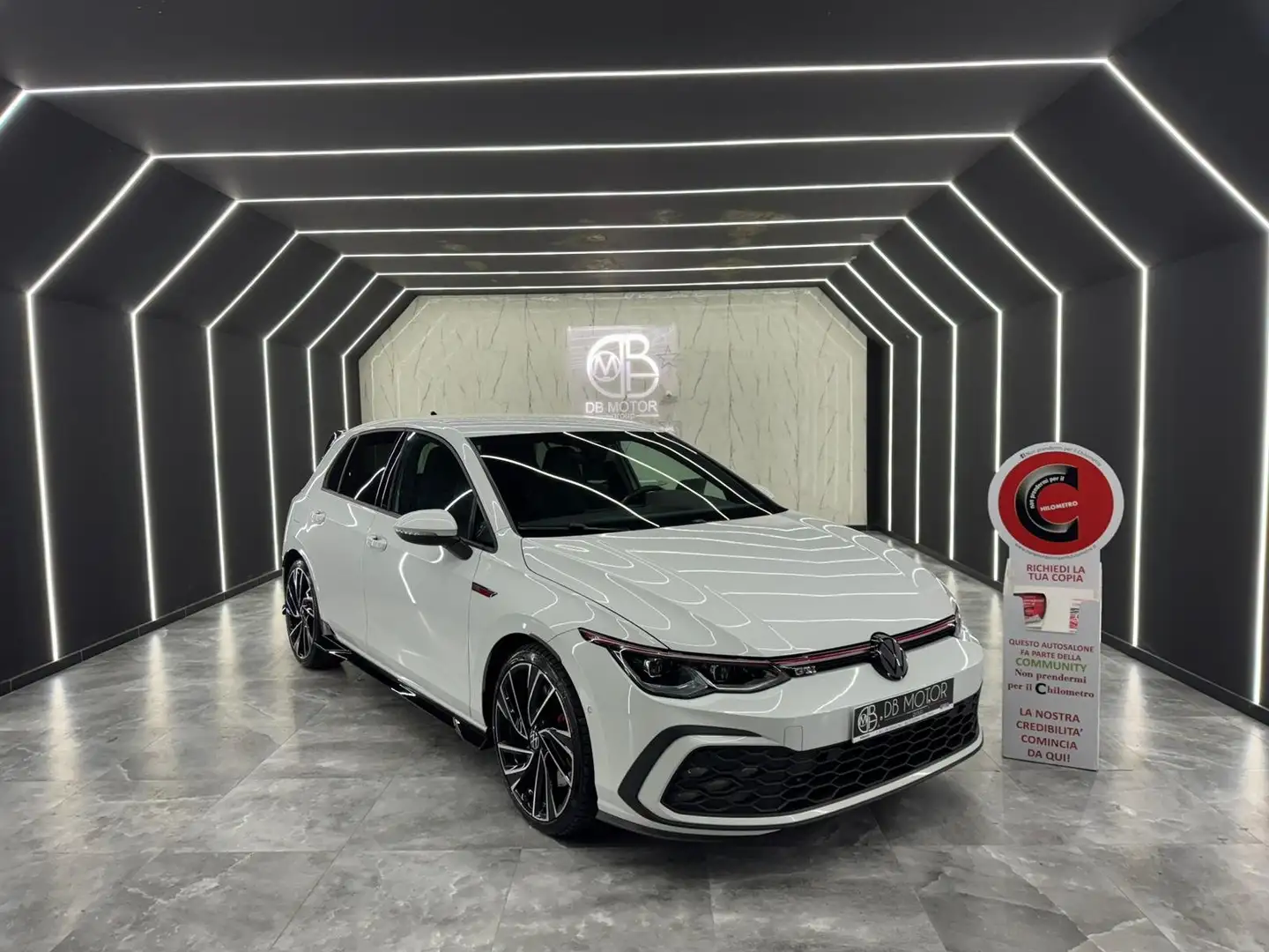 Volkswagen Golf GTI Golf VIII 2.0 tsi 245cv dsg Blanc - 2