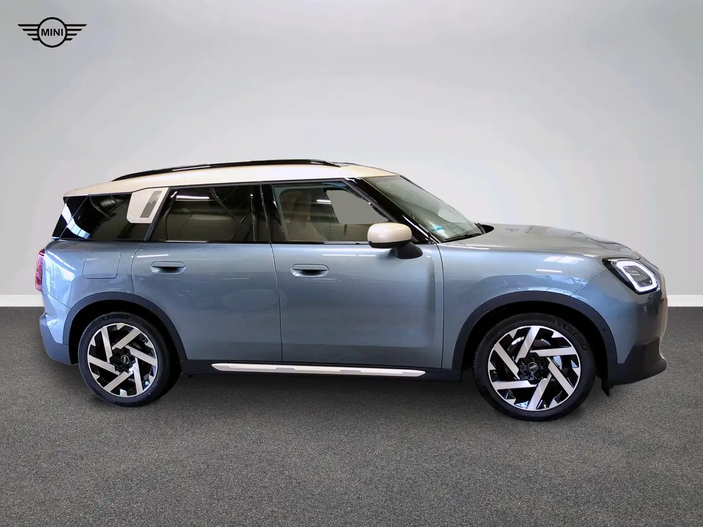 MINI Countryman E Favoured Trim Grün - 2