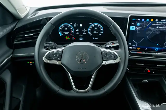 Volkswagen Passat view 6