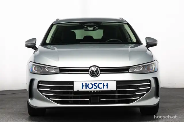 Volkswagen Passat view 2