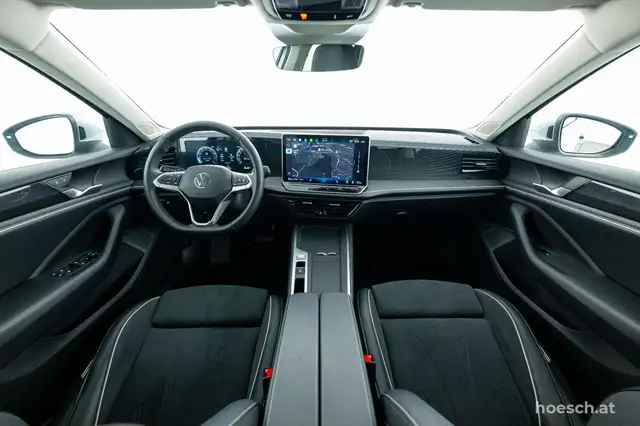 Volkswagen Passat view 5