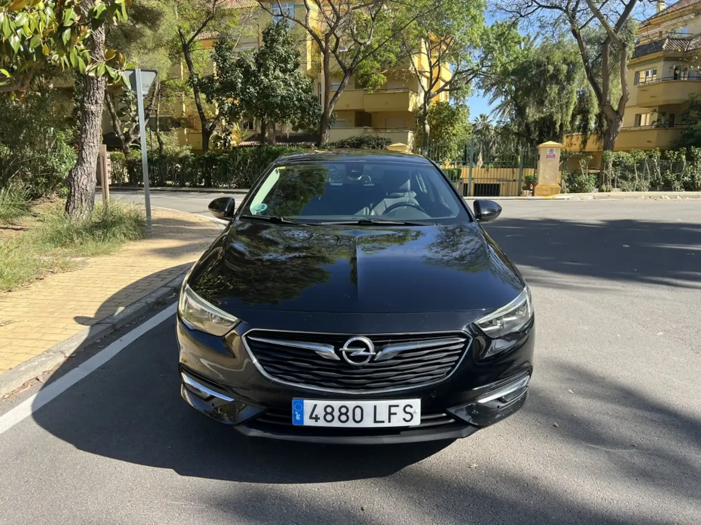 Opel Insignia 1.5 T XFT S&S Ultimate Aut. 165 Noir - 2