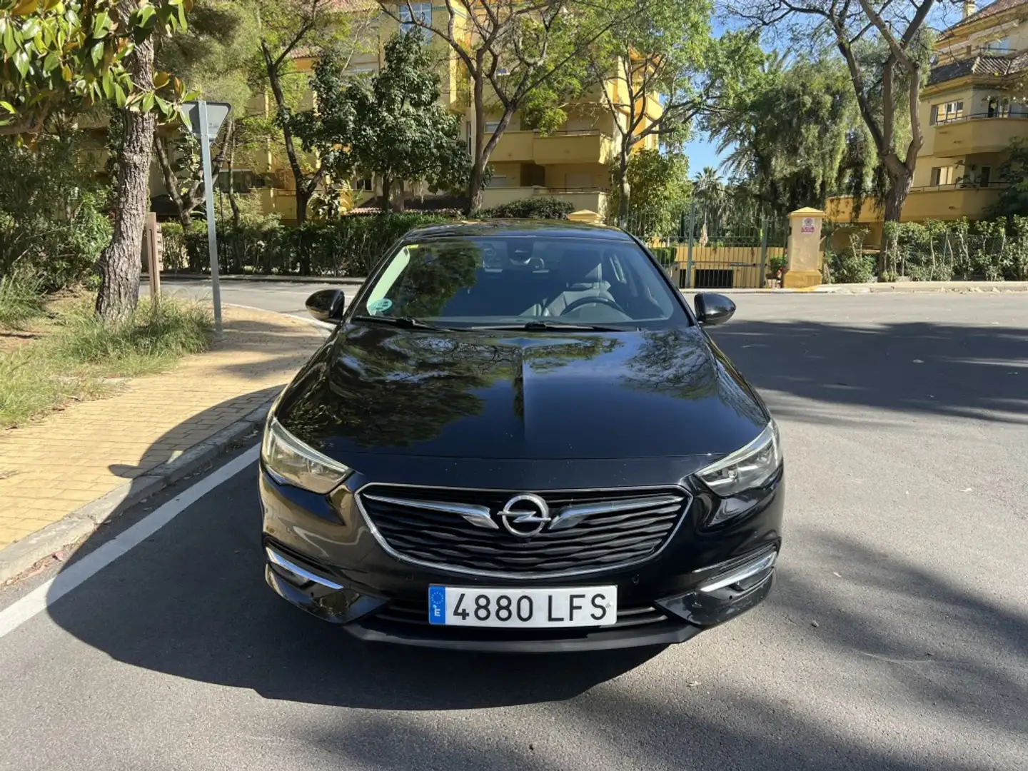 Opel Insignia 1.5 T XFT S&S Ultimate Aut. 165 Negro - 2