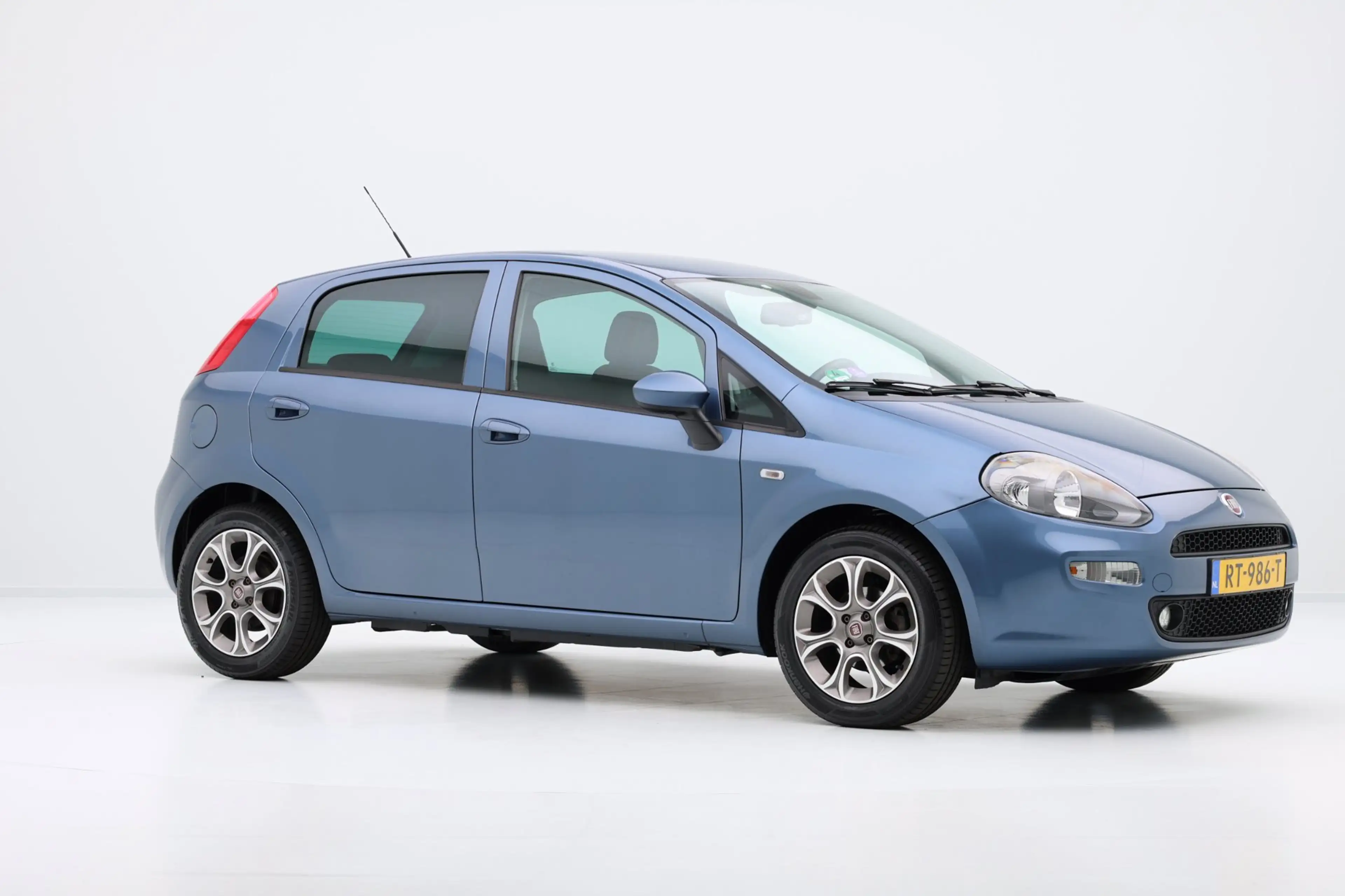Fiat Punto Evo 0.9 TwinAir Sempre 5-drs Clima|LMV|Cruise — photo 4