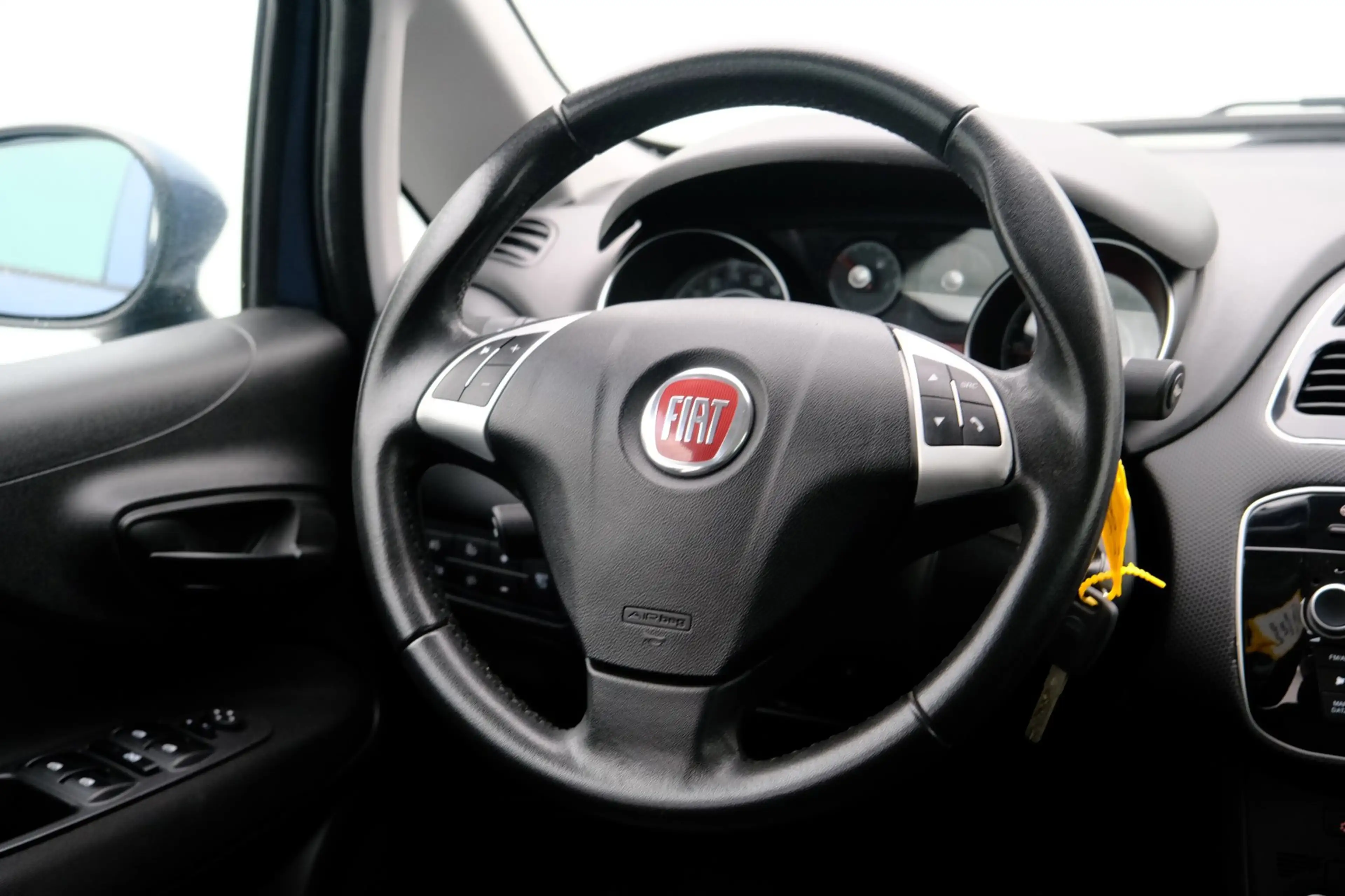 Fiat Punto Evo 0.9 TwinAir Sempre 5-drs Clima|LMV|Cruise — photo 9