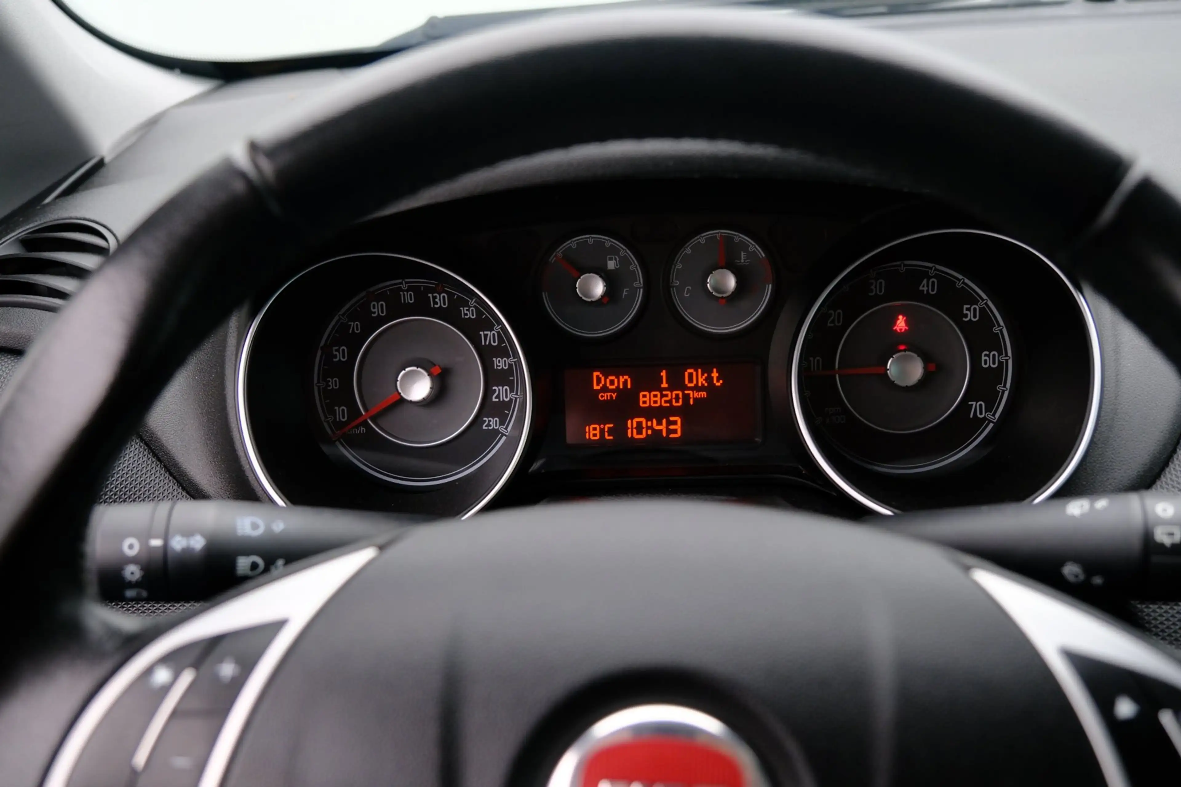 Fiat Punto Evo 0.9 TwinAir Sempre 5-drs Clima|LMV|Cruise — photo 6