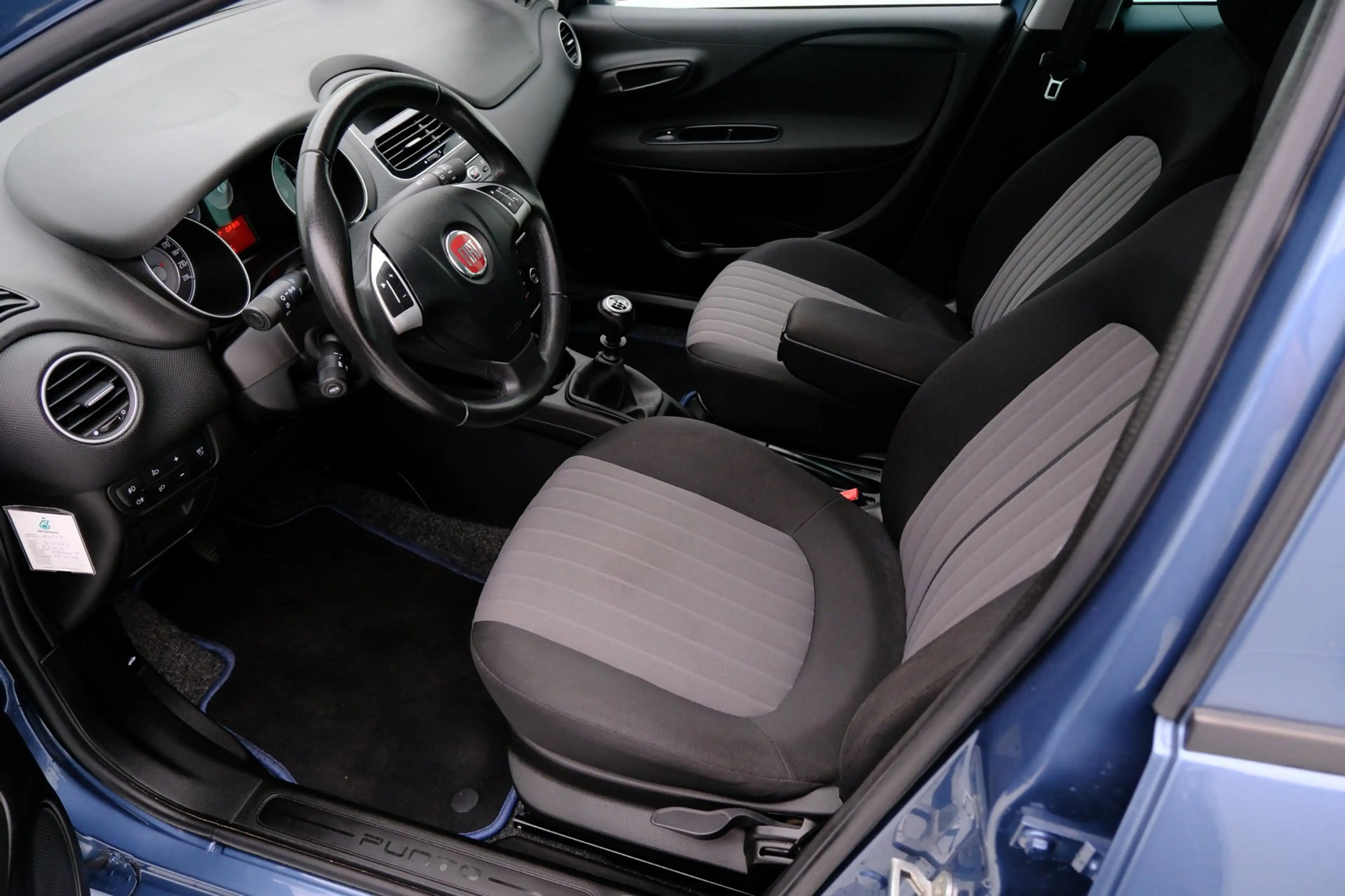 Fiat Punto Evo 0.9 TwinAir Sempre 5-drs Clima|LMV|Cruise — photo 2
