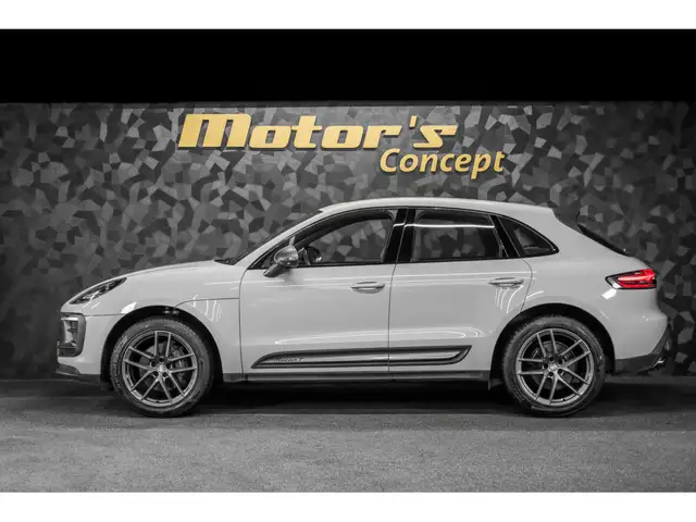 Porsche Macan view 2