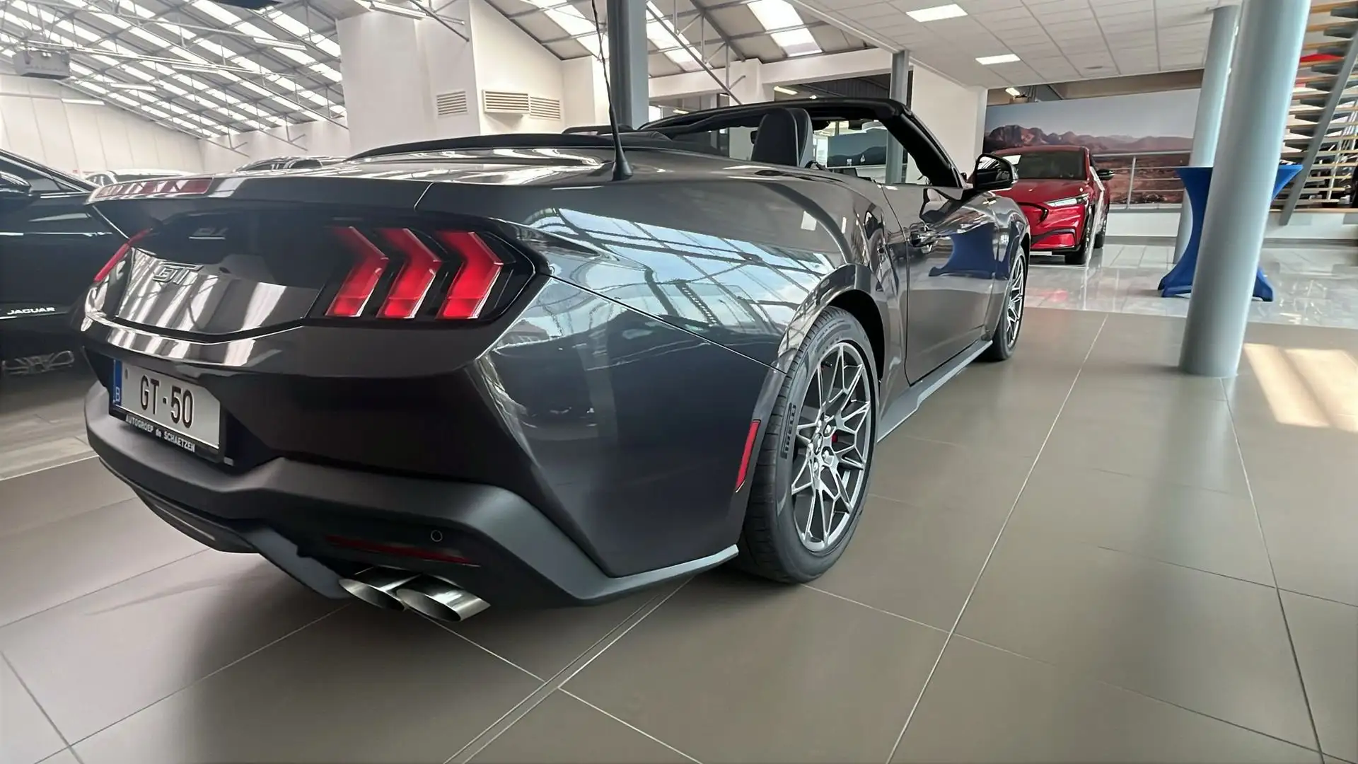 Ford Mustang Noir - 1