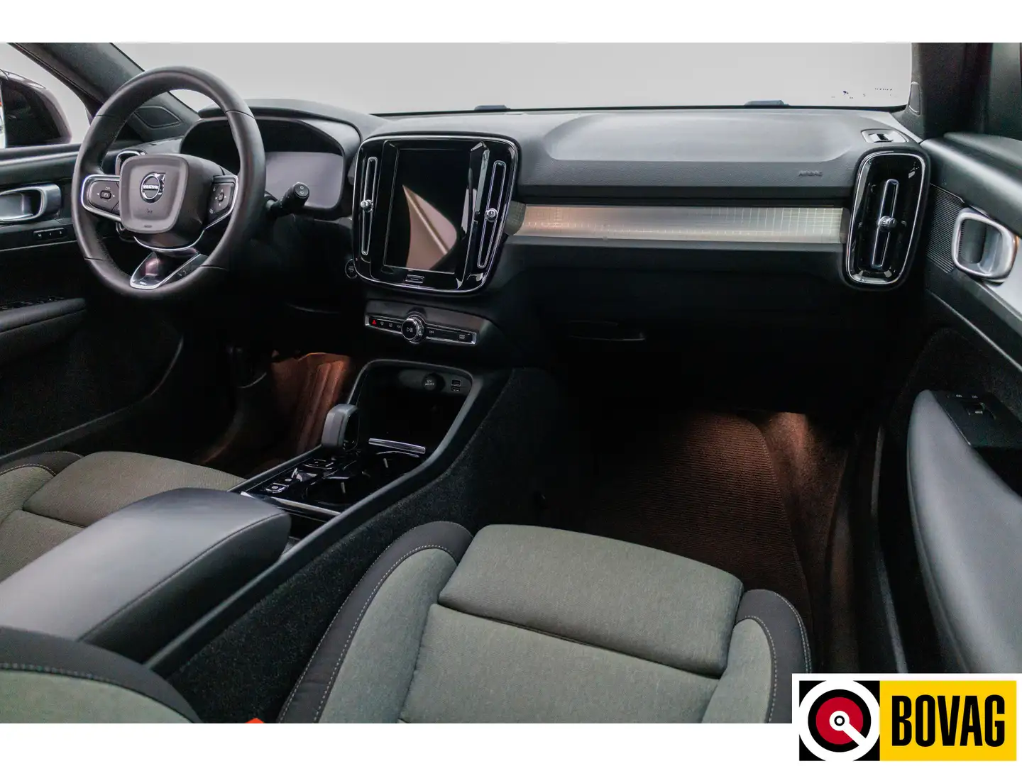Volvo XC40 1.5 T5 Recharge 263 PK | Elec. trekhaak | Elec. kl Grijs - 2