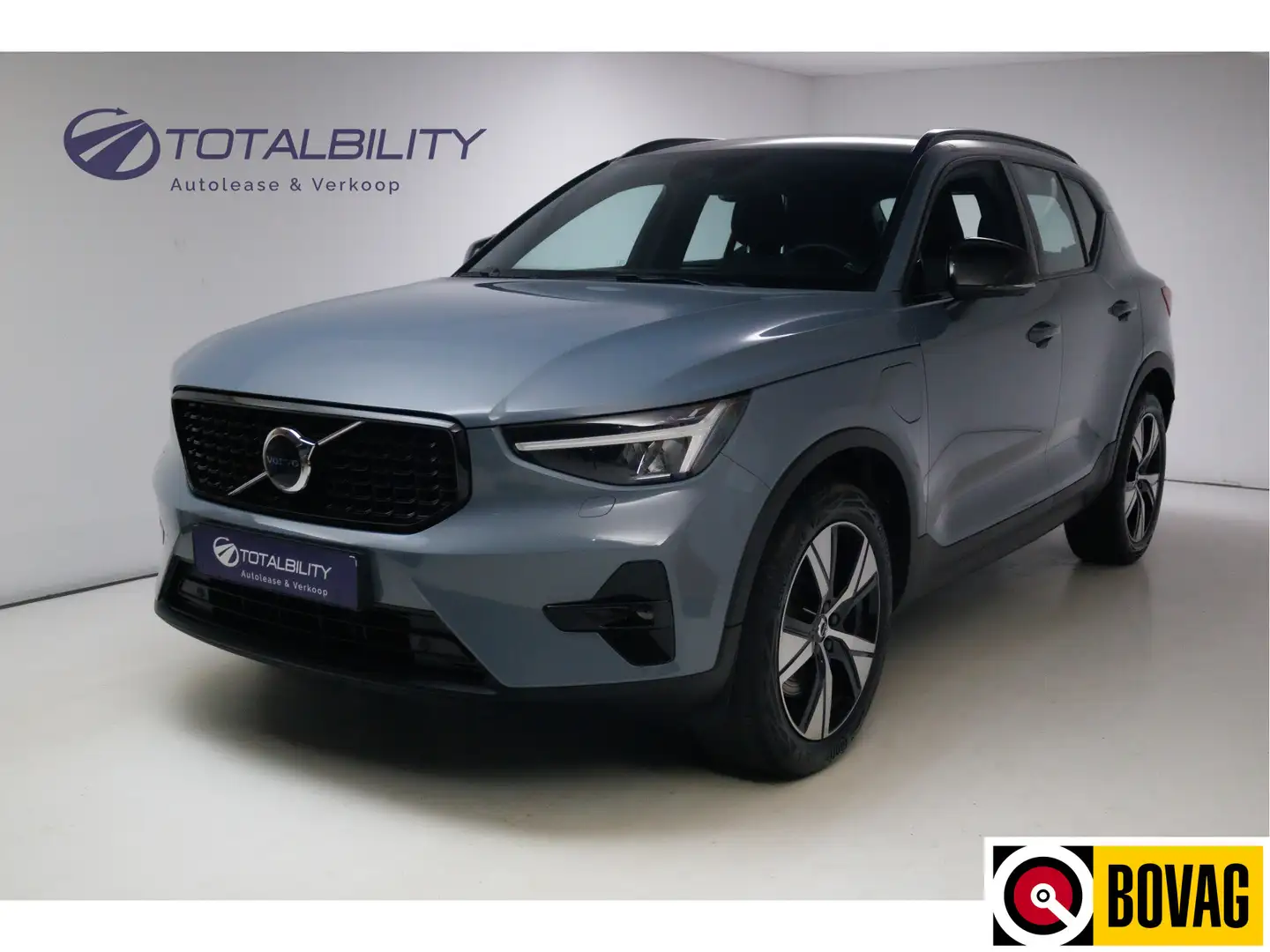 Volvo XC40 1.5 T5 Recharge 263 PK | Elec. trekhaak | Elec. kl Grijs - 1