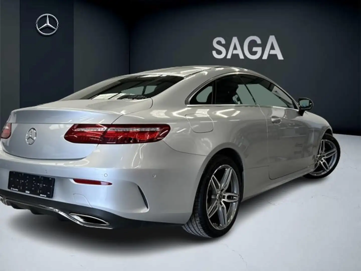 Mercedes-Benz E 200 Coupe Amg Line Szürke - 2