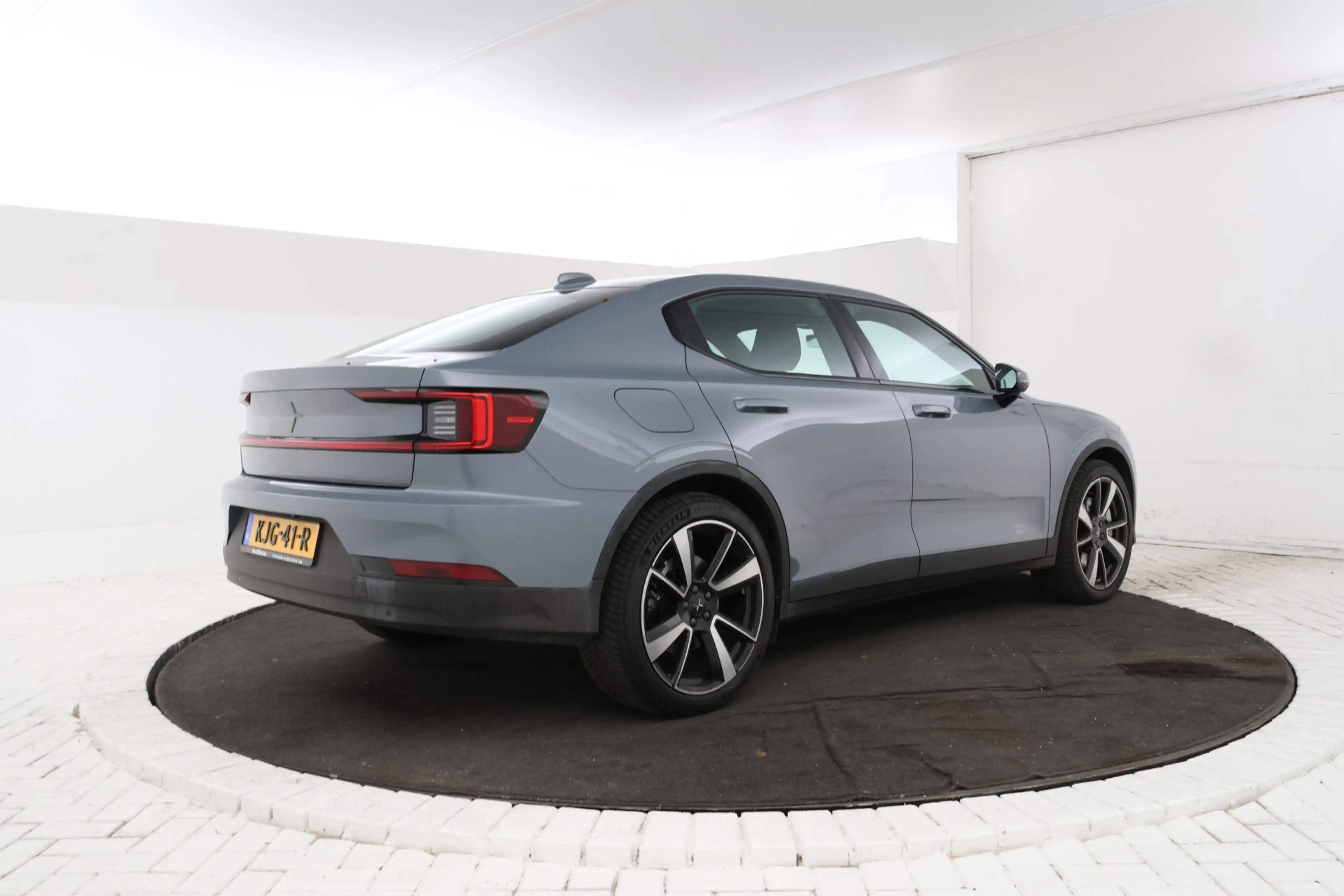 Polestar 2 Standard Range Single Motor 63kWh Digital Dash, Ad — photo 3