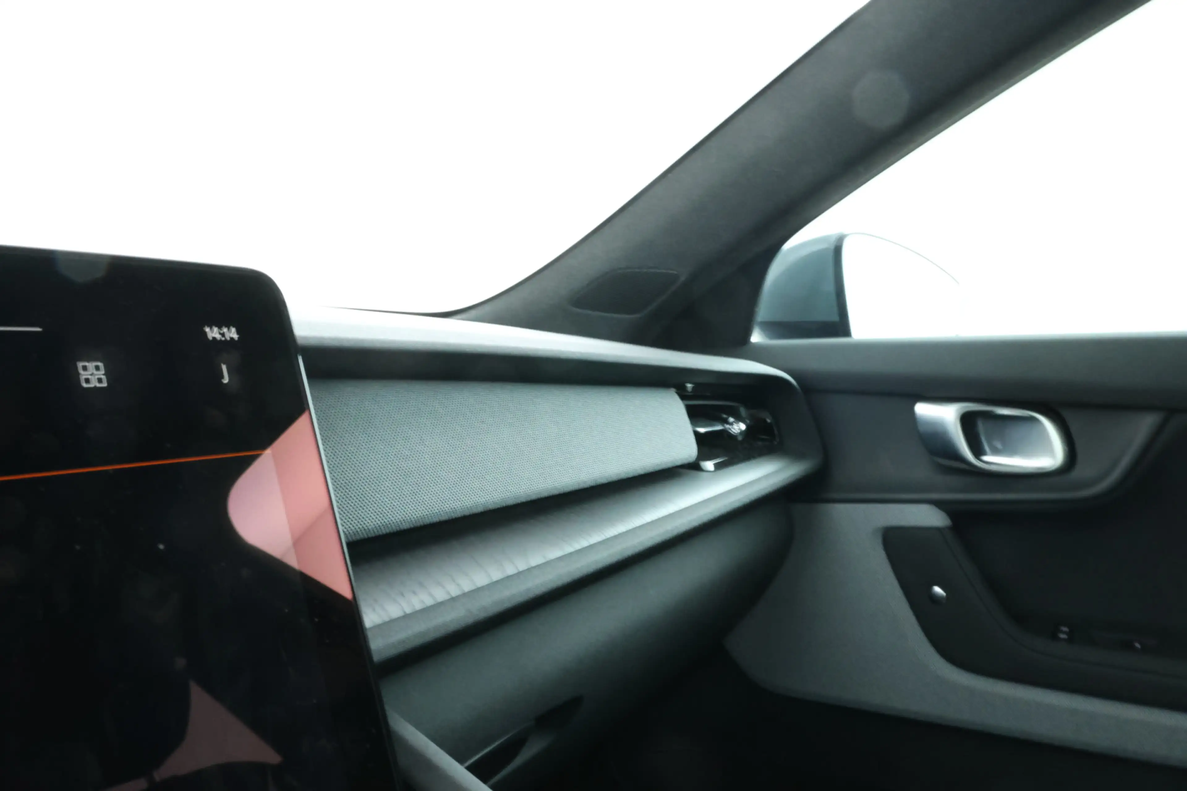 Polestar 2 Standard Range Single Motor 63kWh Digital Dash, Ad — photo 19