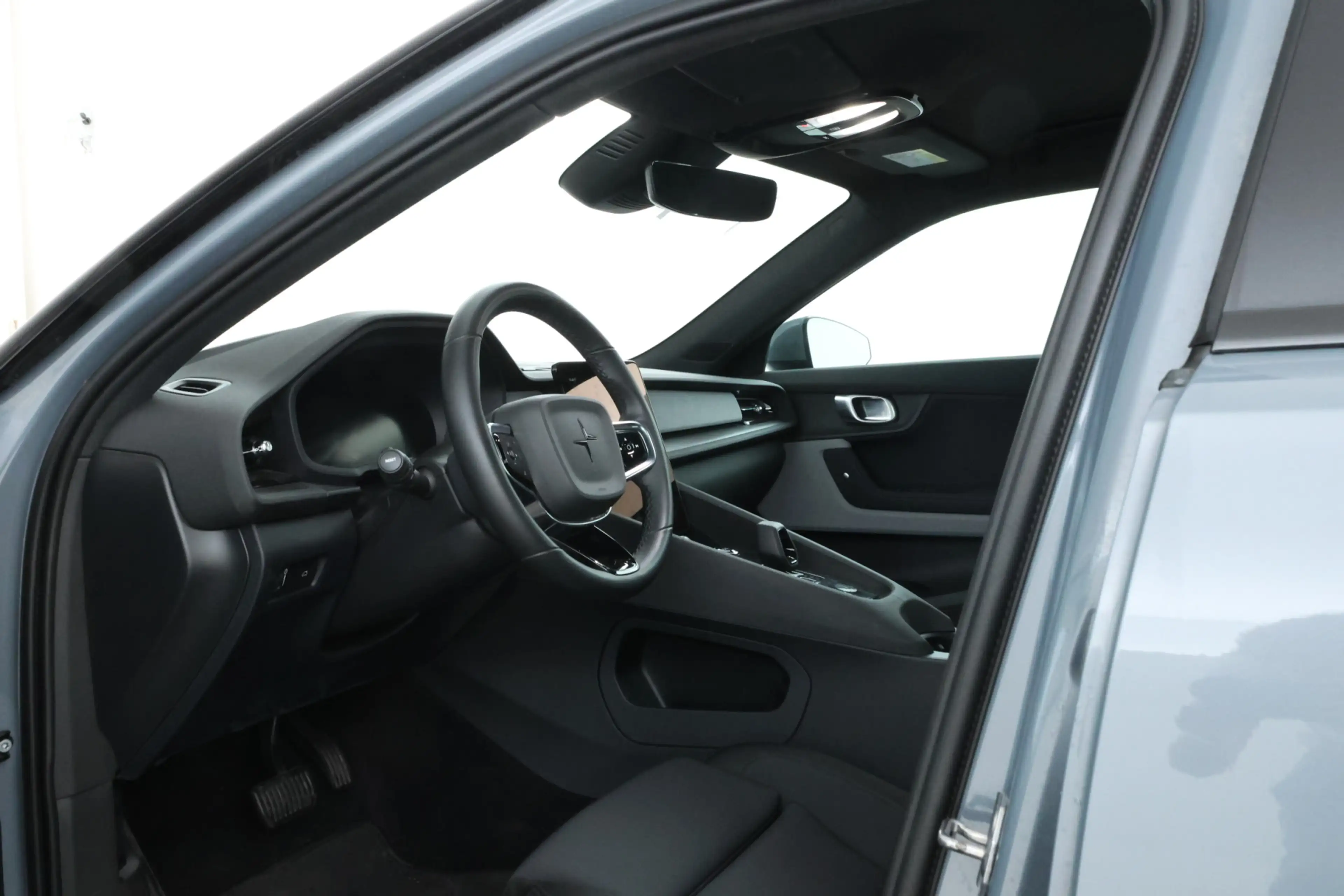 Polestar 2 Standard Range Single Motor 63kWh Digital Dash, Ad — photo 10