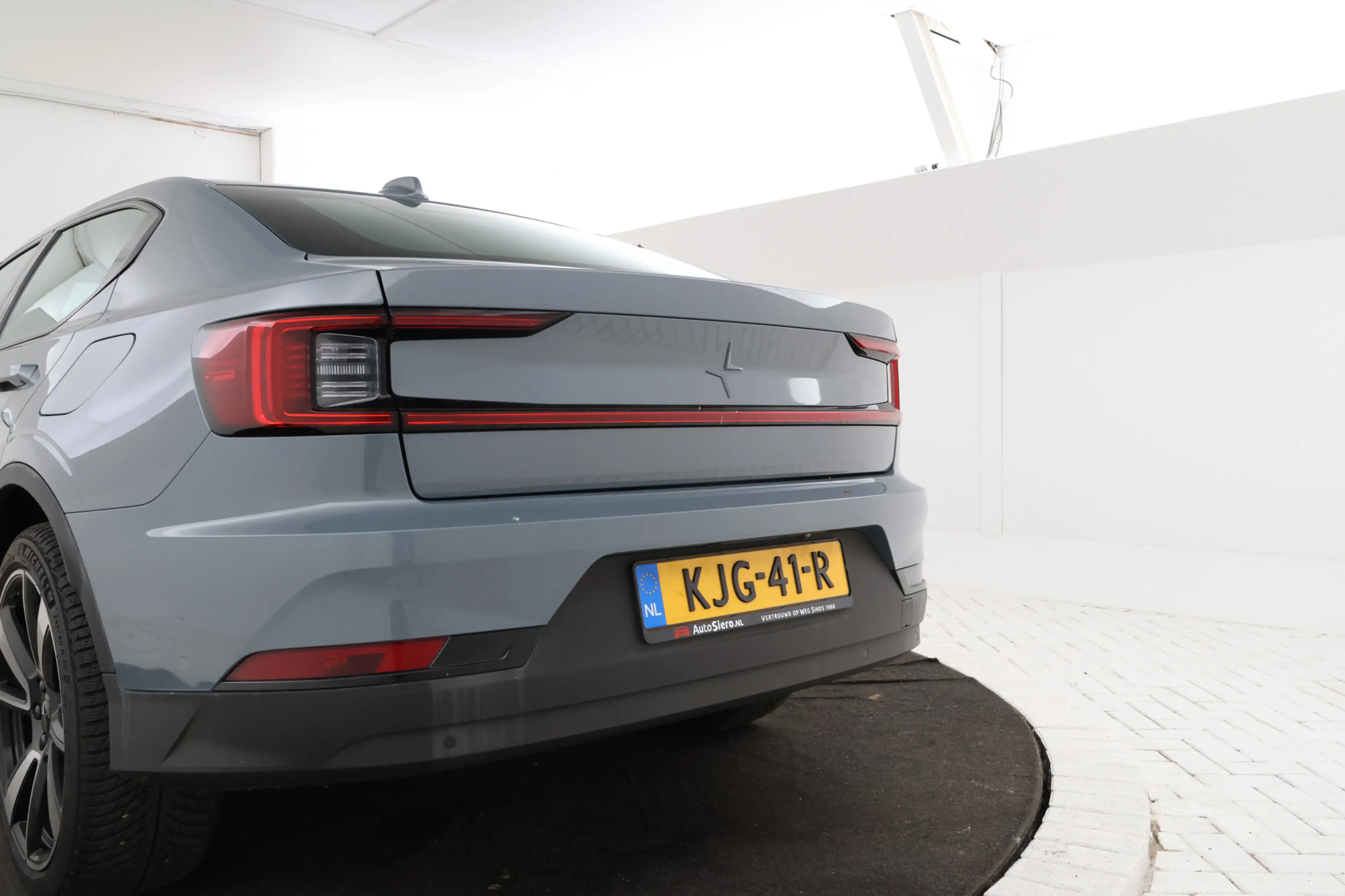 Polestar 2 Standard Range Single Motor 63kWh Digital Dash, Ad — photo 8