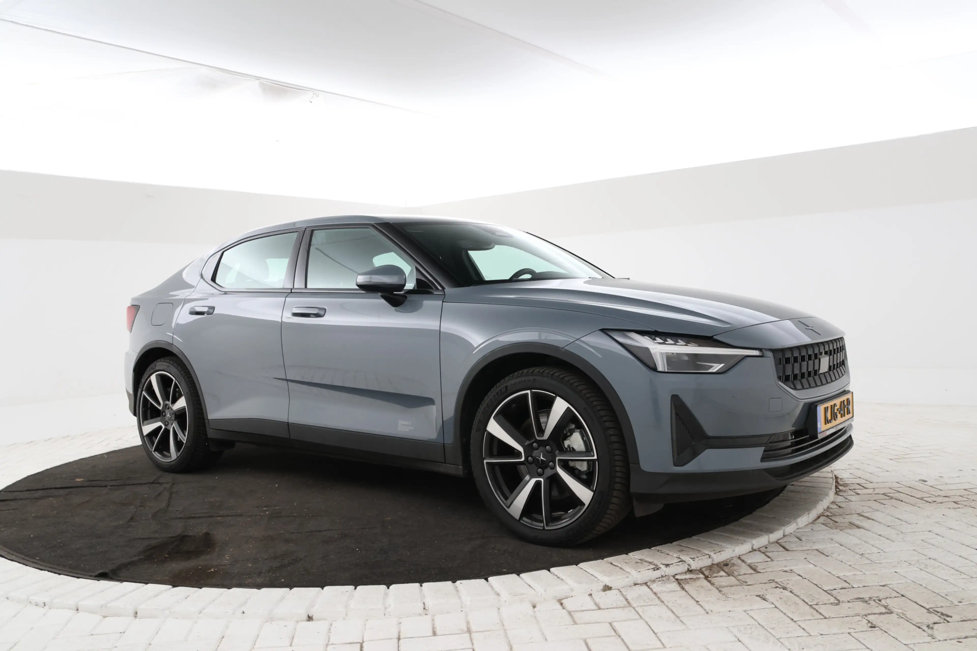 Polestar 2 Standard Range Single Motor 63kWh Digital Dash, Ad — photo 4