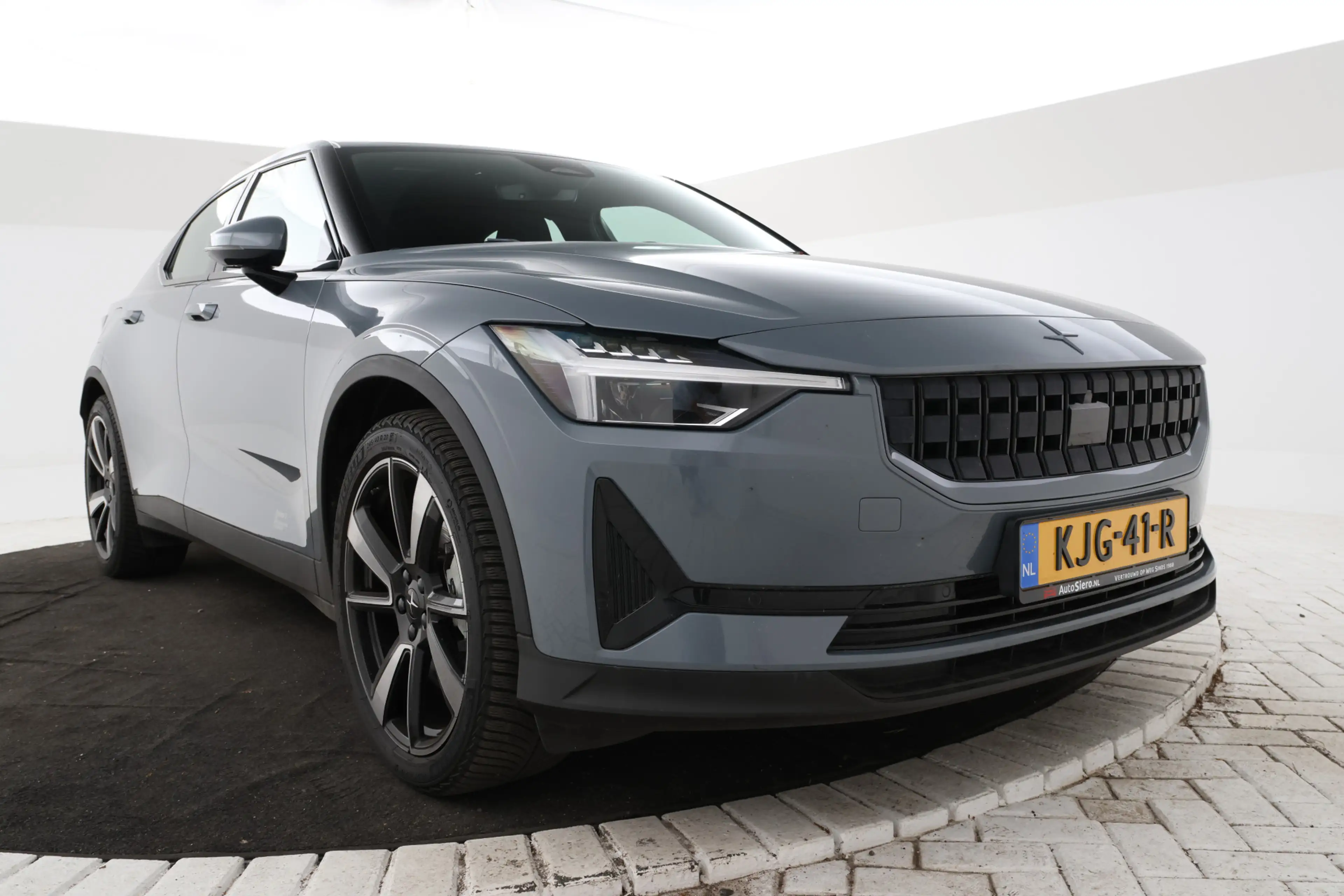 Polestar 2 Standard Range Single Motor 63kWh Digital Dash, Ad — photo 5