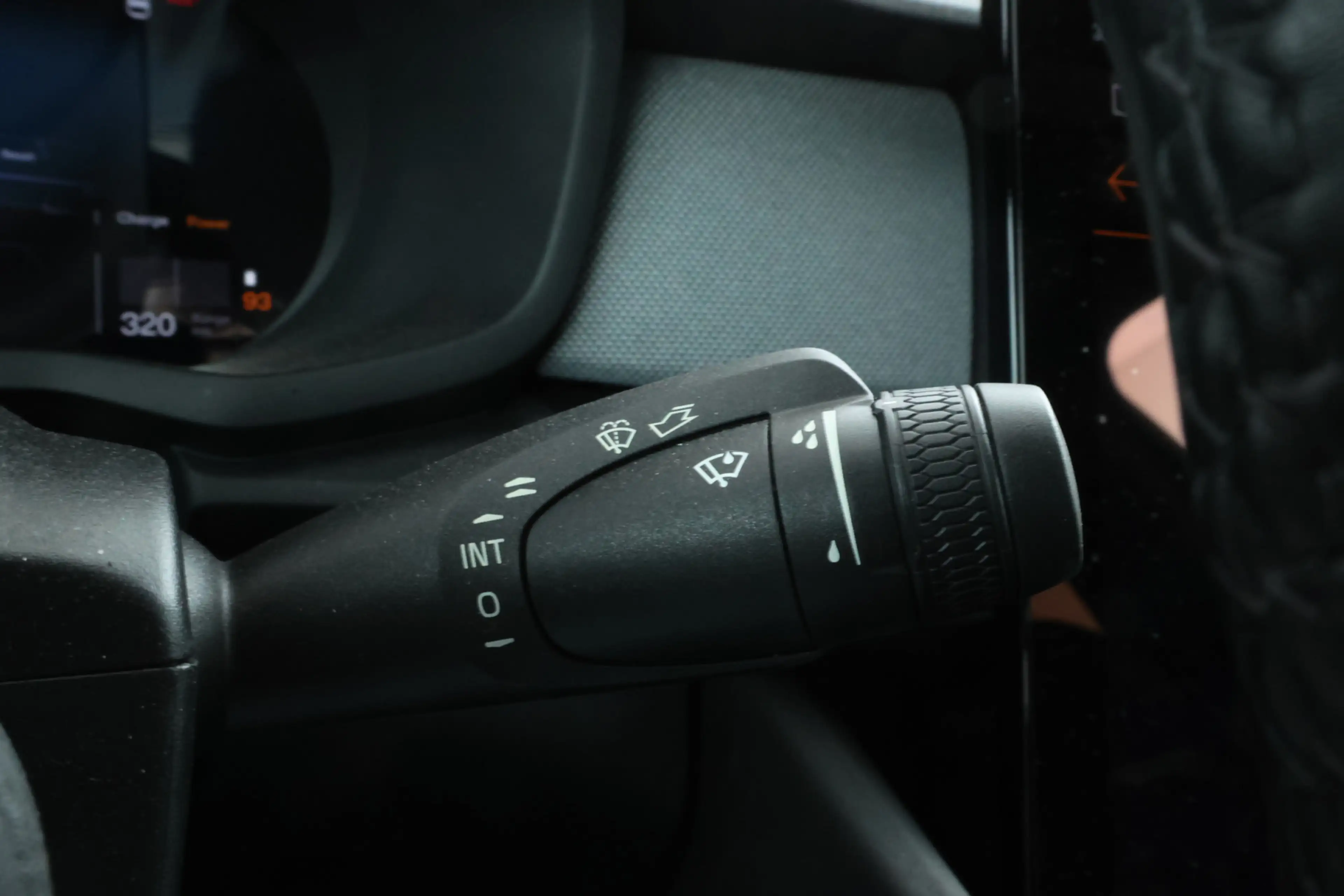 Polestar 2 Standard Range Single Motor 63kWh Digital Dash, Ad — photo 16