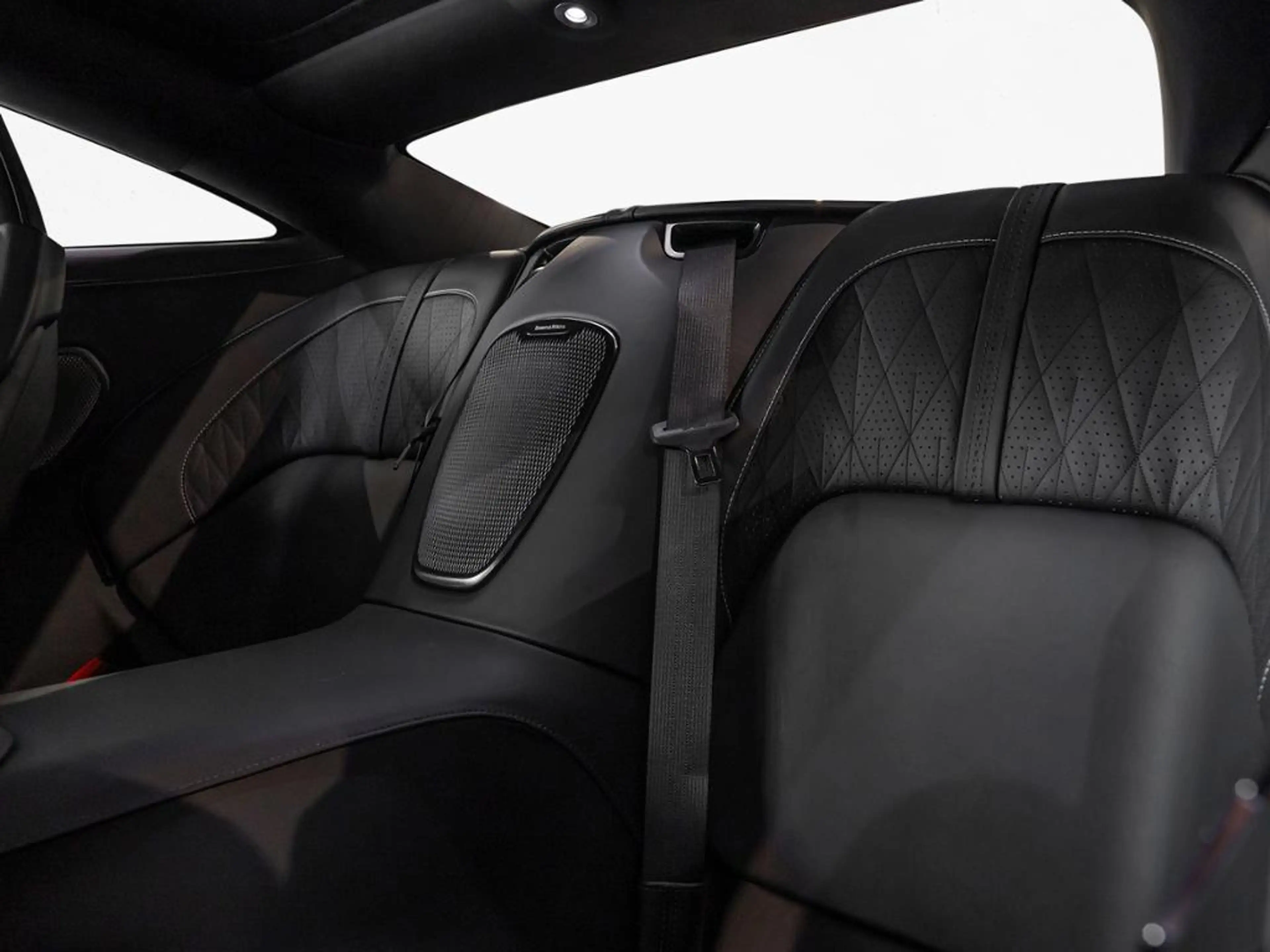 Aston Martin DB12 Coupe Aston Martin Hamburg — photo 14