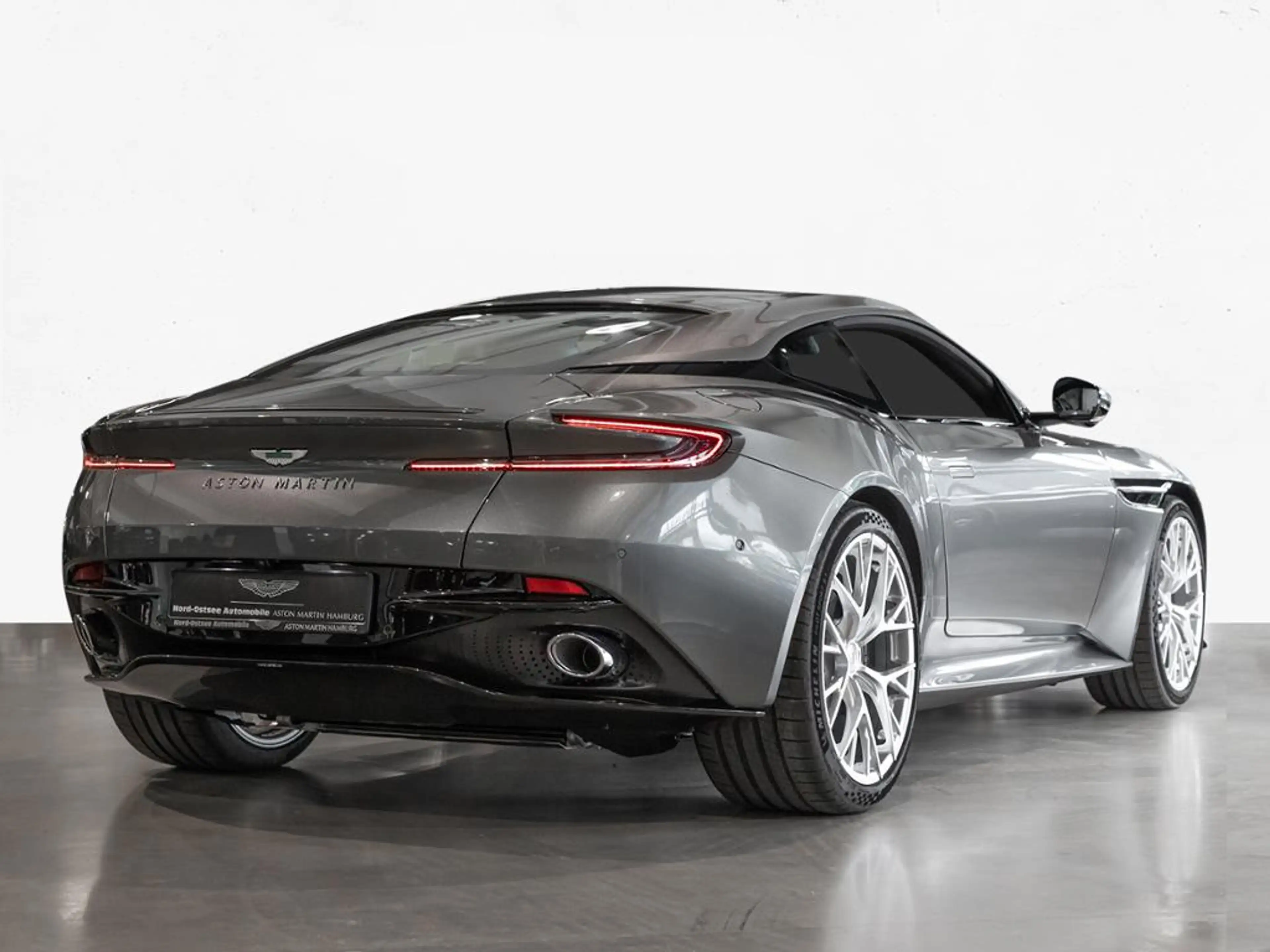 Aston Martin DB12 Coupe Aston Martin Hamburg — photo 15