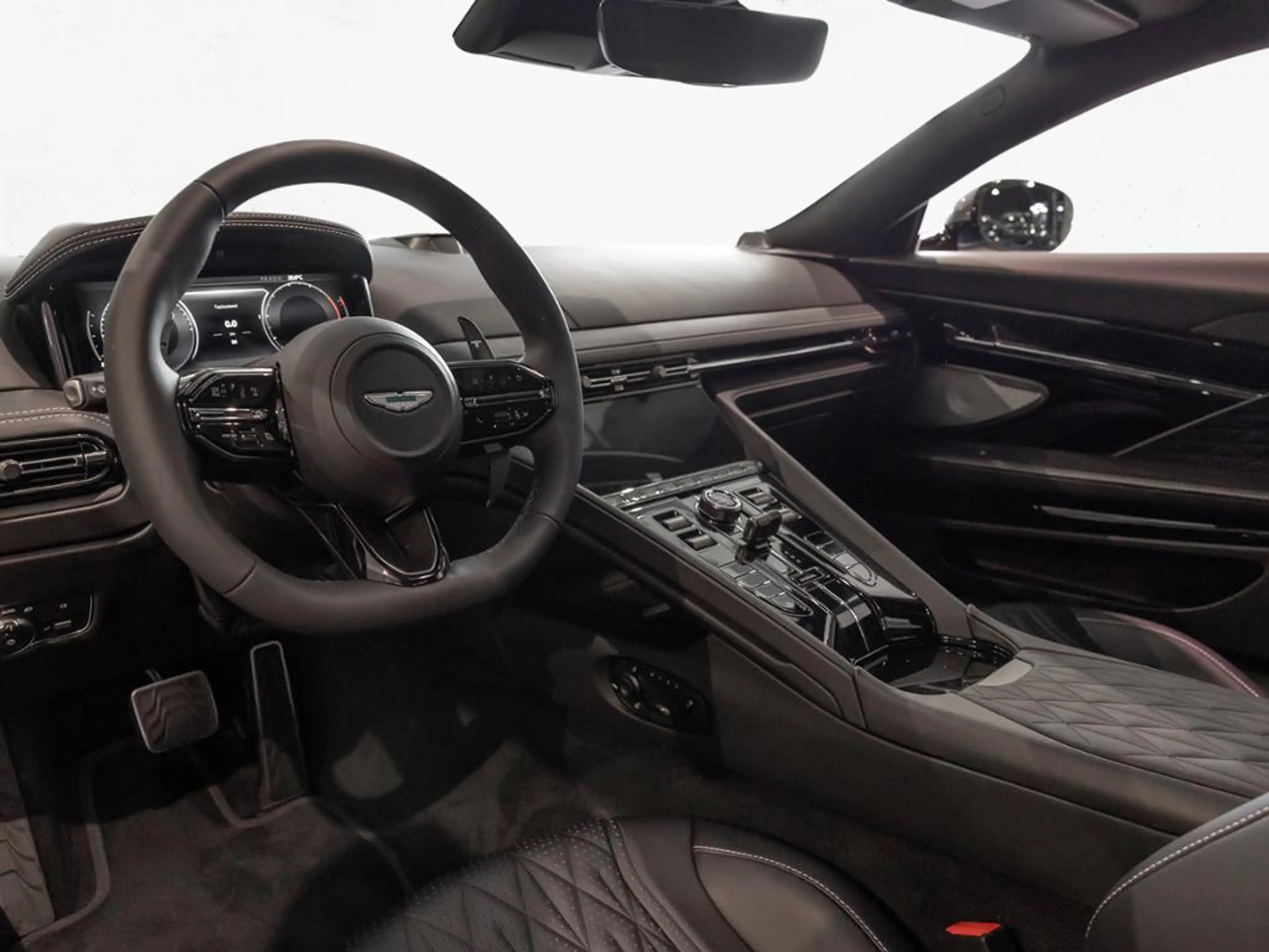 Aston Martin DB12 Coupe Aston Martin Hamburg — photo 4