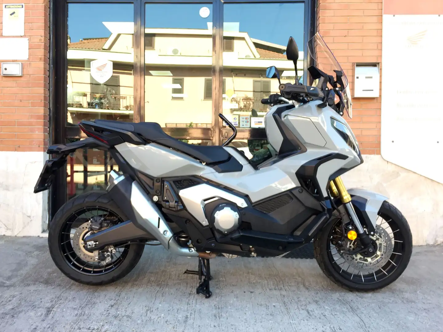 Honda X-ADV 750 DCT 2021 - FINANZIAMENTI Grigio - 1
