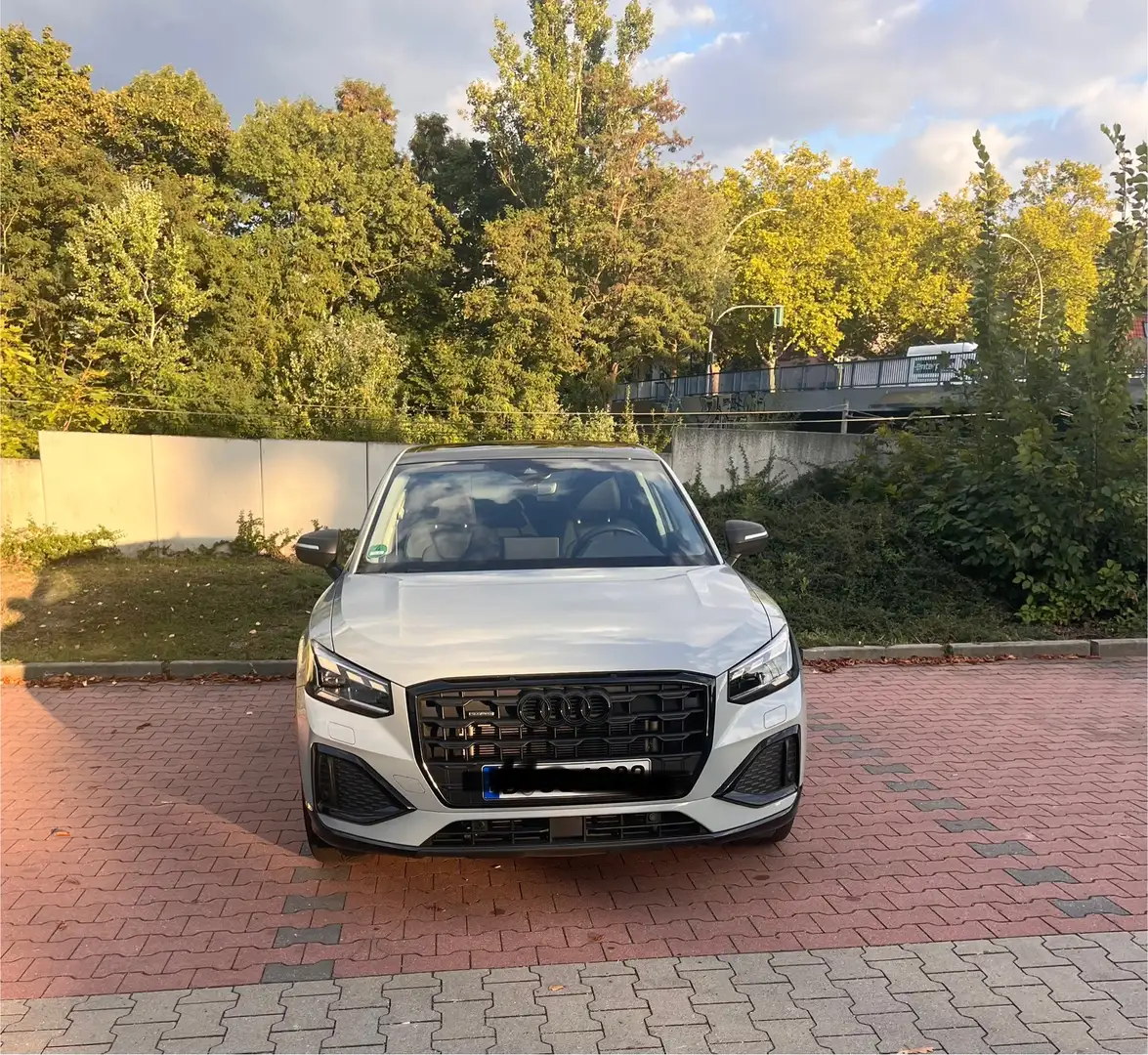 Audi Q2 40 TFSI quattro S tronic advanced Grau - 1