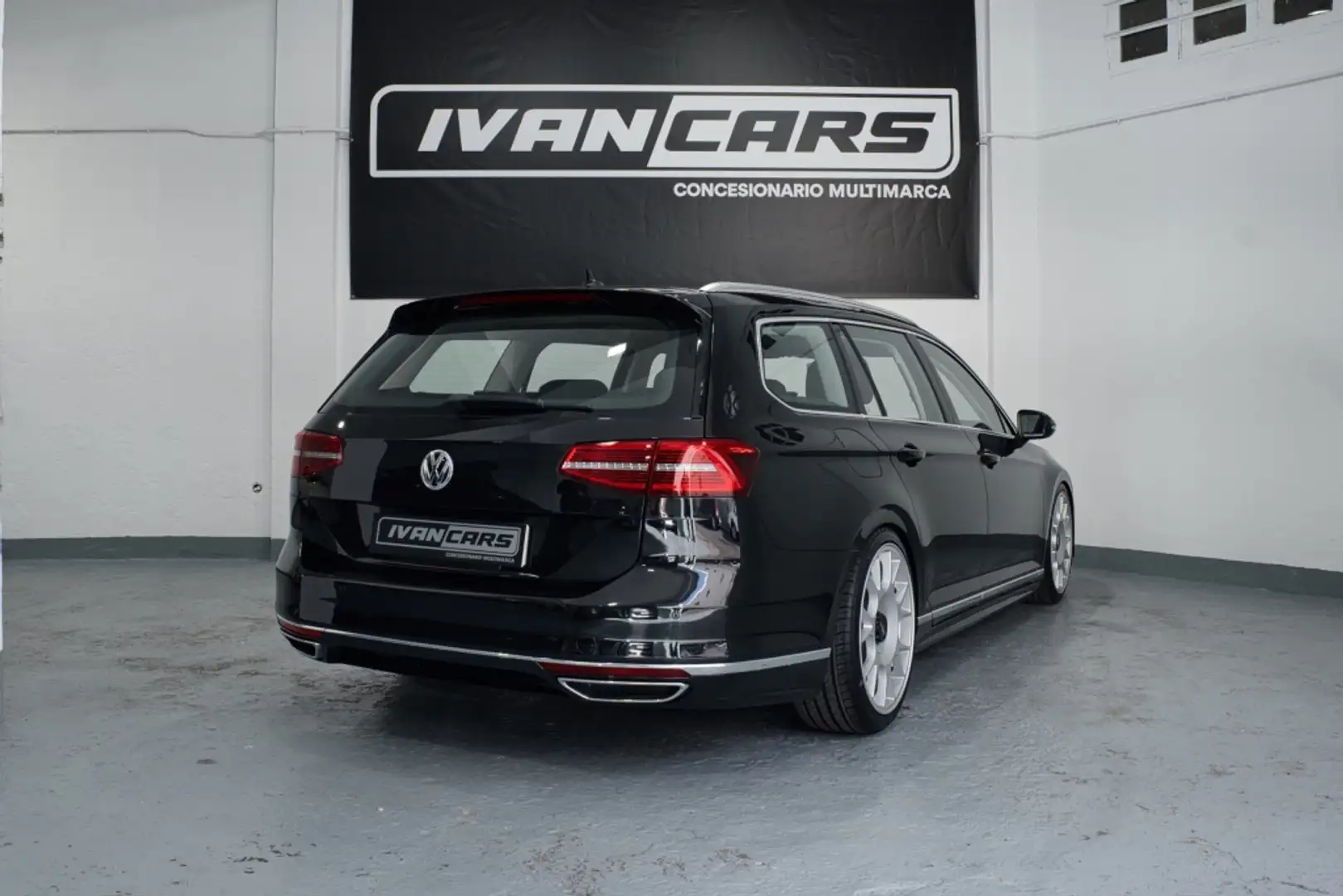 Volkswagen Passat Variant 2.0TDI R-Line Exclusive DSG7 110kW Negro - 2