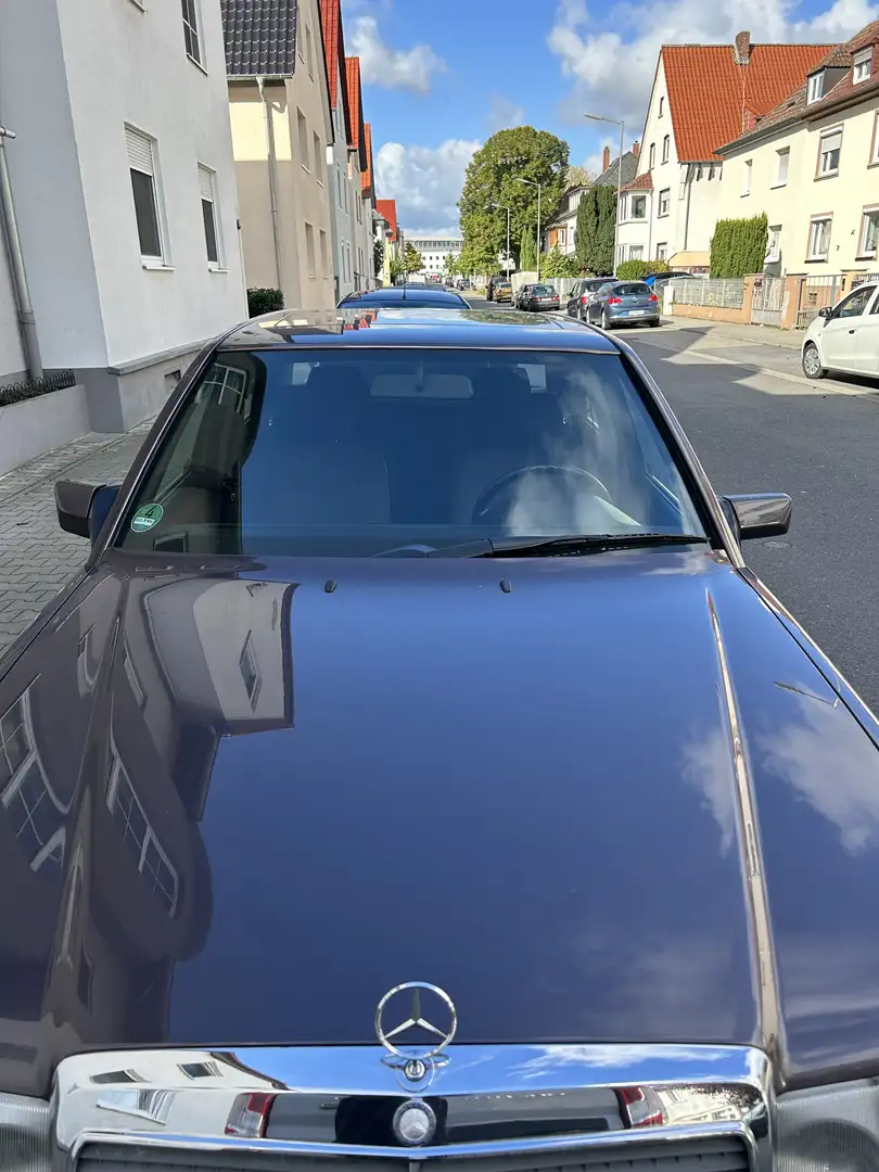 Mercedes-Benz E 200 - 1