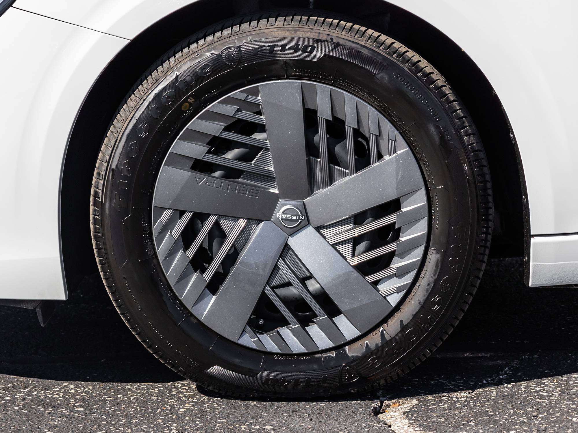2026 Nissan Sentra — photo 4