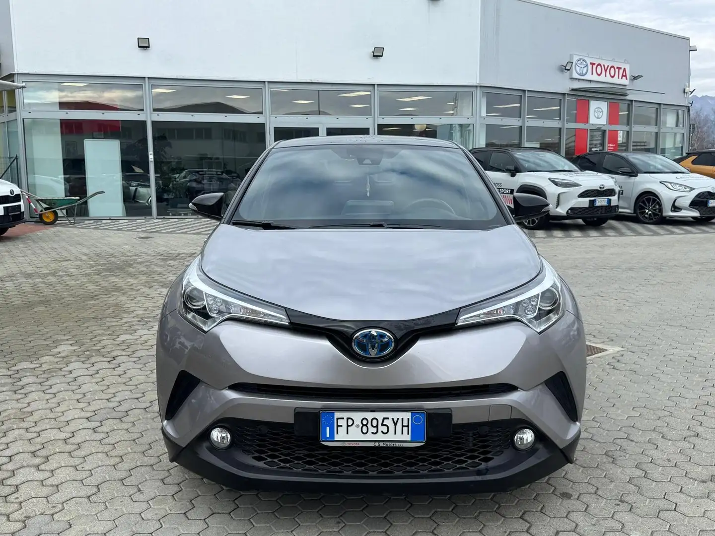 Toyota C-HR C-HR 1.8h Trend 2wd e-cvt Silber - 1