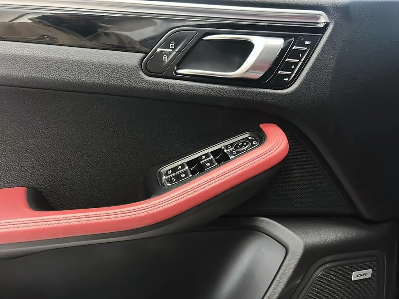 Porsche Macan снимка Porsche Macan
