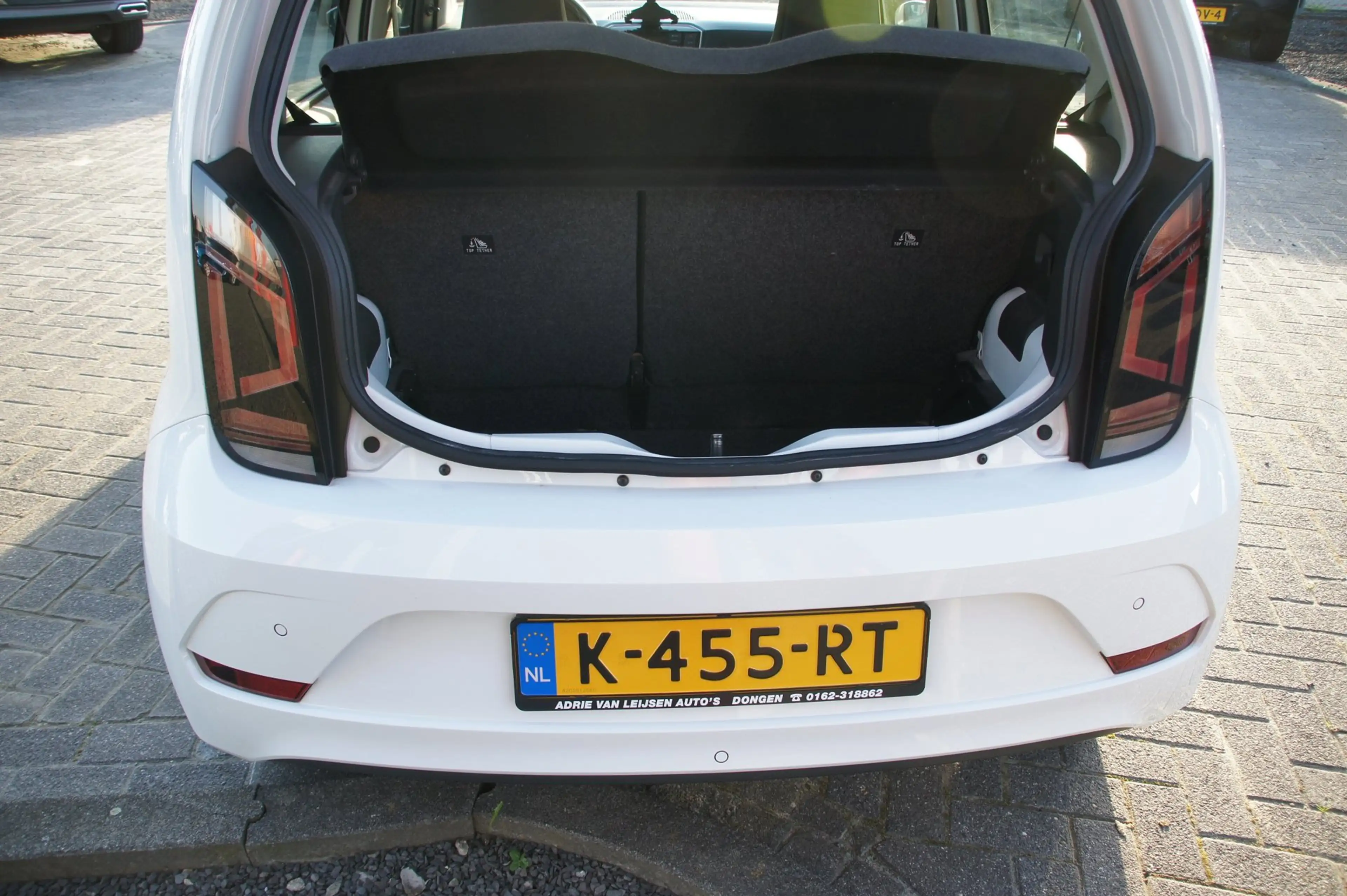 Volkswagen up! 1.0 — photo 15
