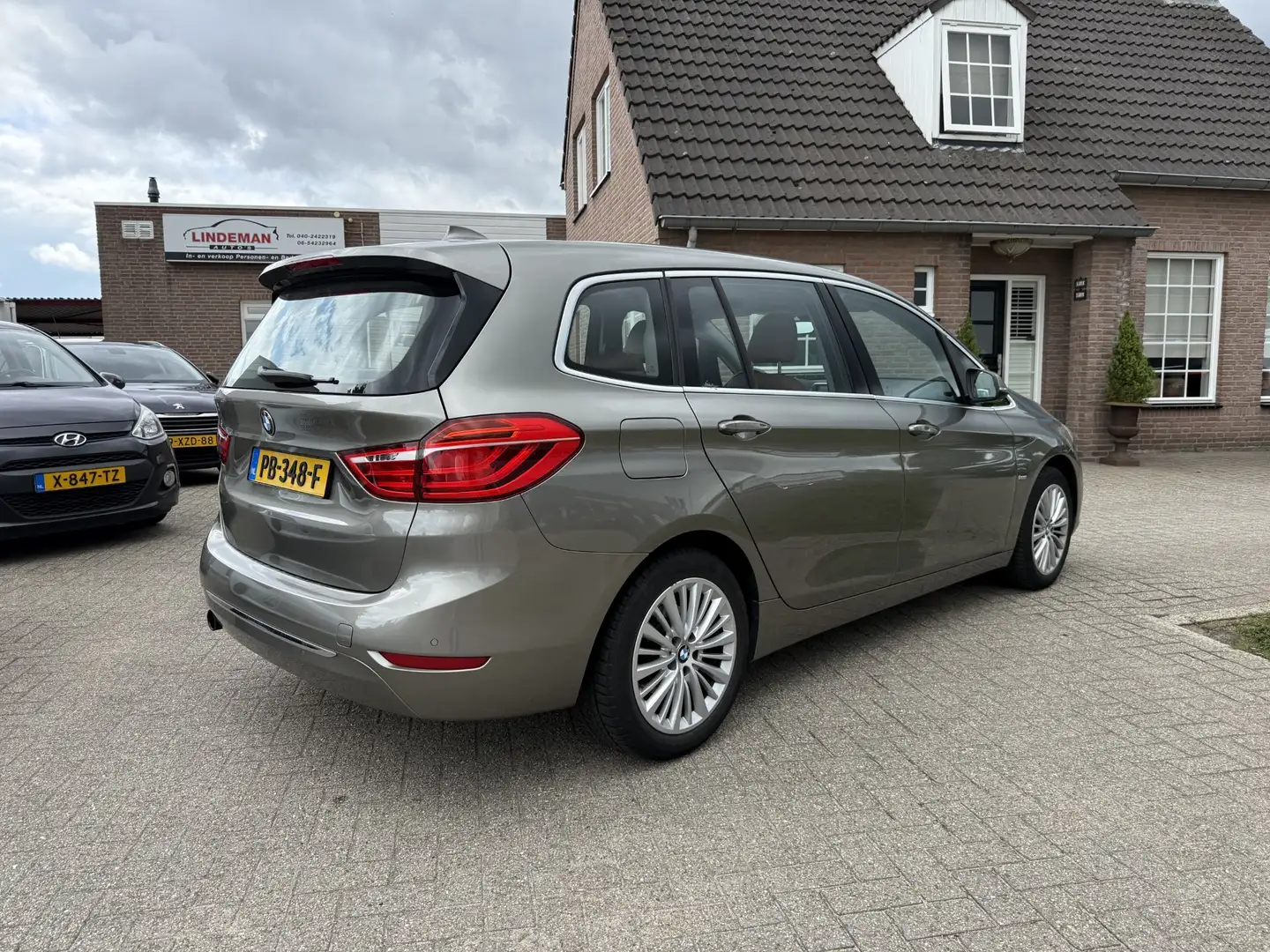 BMW 216 2-serie Gran Tourer 216i Luxury Line Navigatie Led Grijs - 2