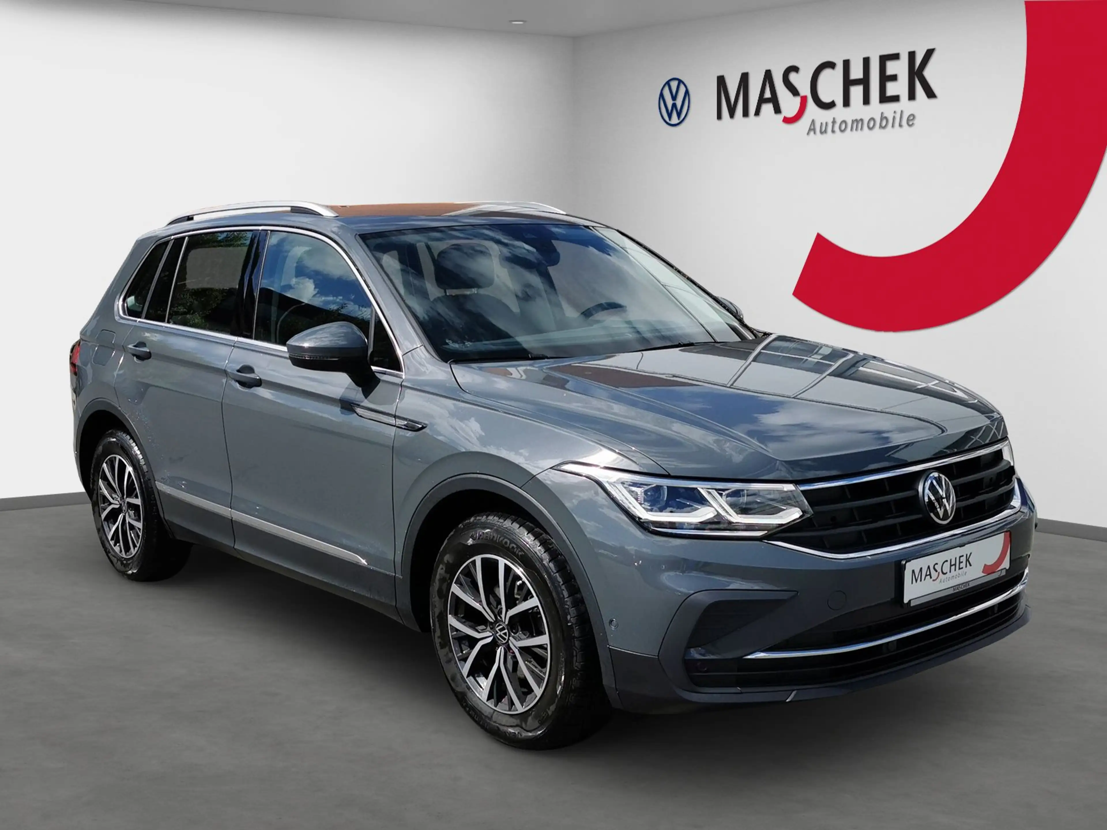 Volkswagen Tiguan Life 1.5 TSI DSG AHK Matrix PDC ACC AHK — photo 7