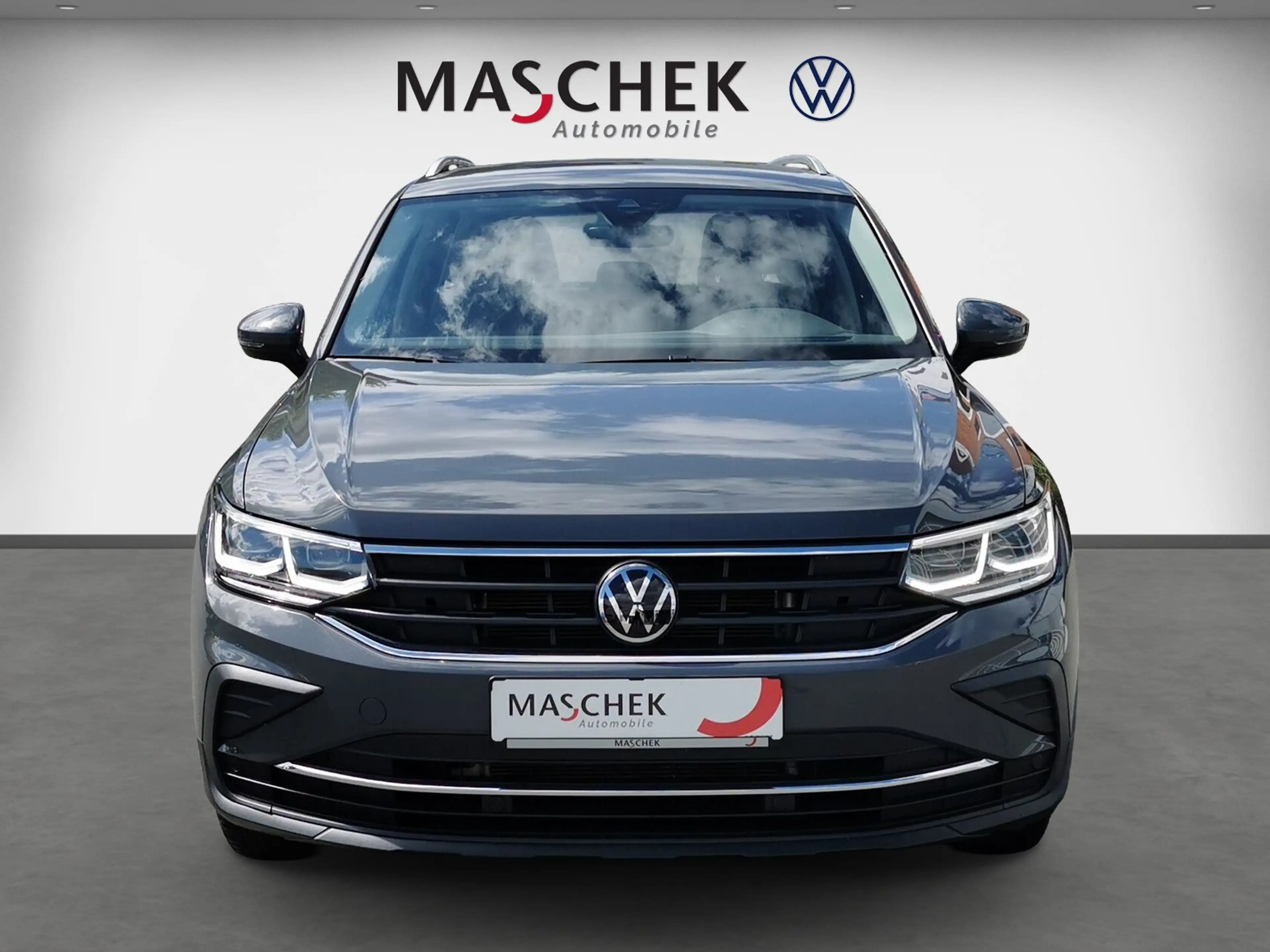 Volkswagen Tiguan Life 1.5 TSI DSG AHK Matrix PDC ACC AHK — photo 8