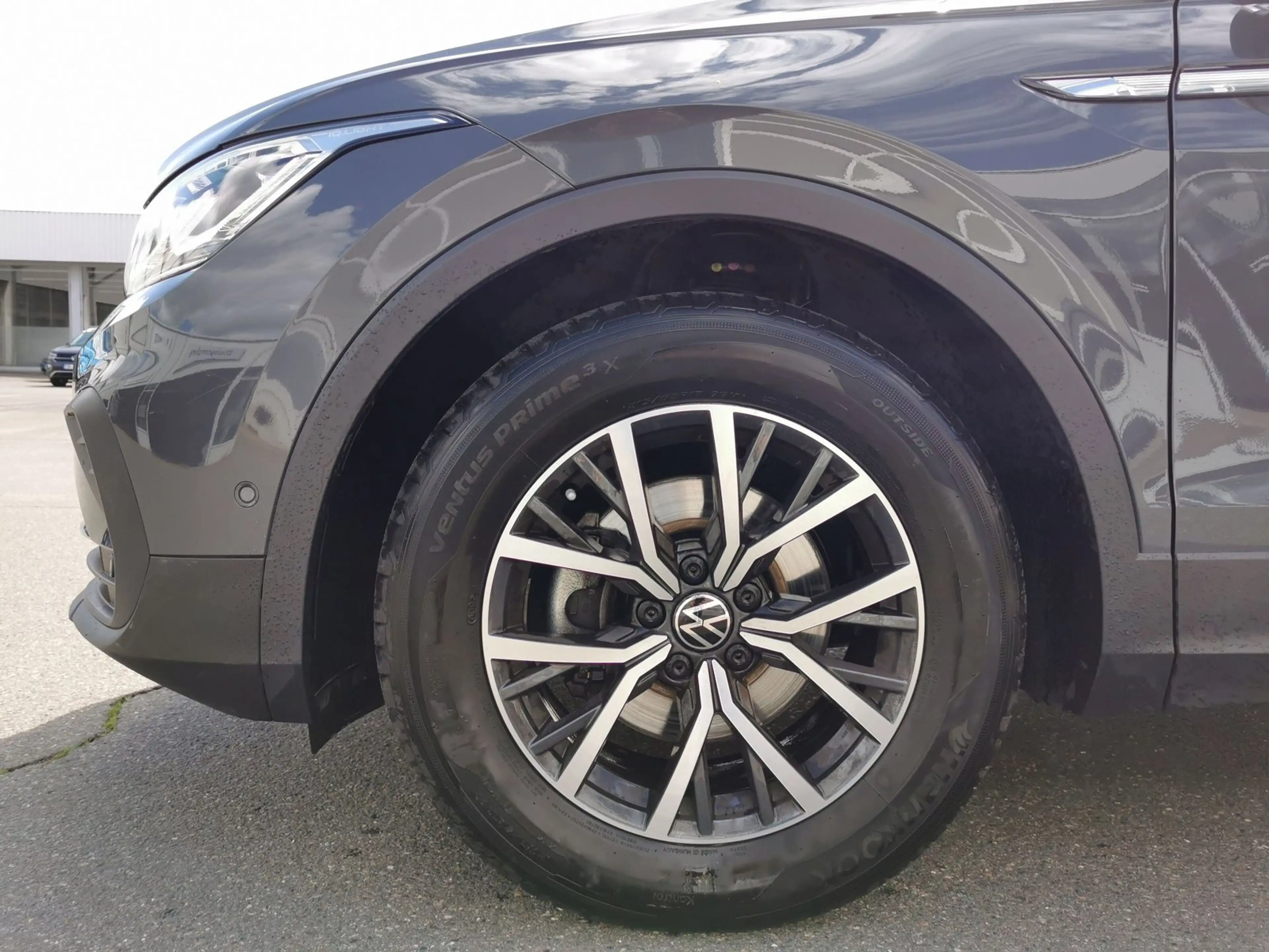 Volkswagen Tiguan Life 1.5 TSI DSG AHK Matrix PDC ACC AHK — photo 9