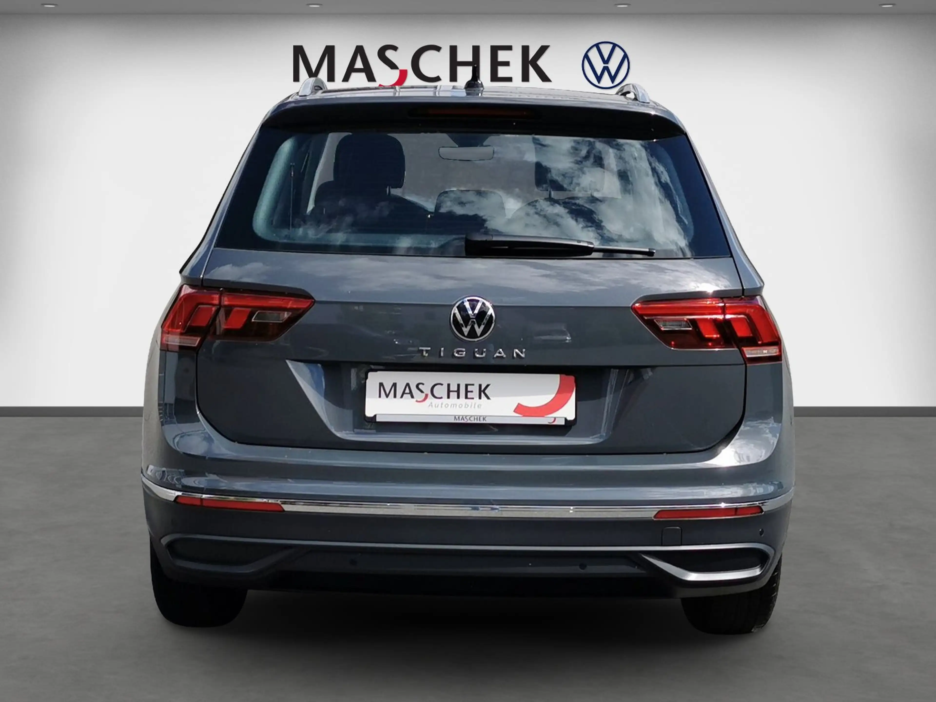 Volkswagen Tiguan Life 1.5 TSI DSG AHK Matrix PDC ACC AHK — photo 5