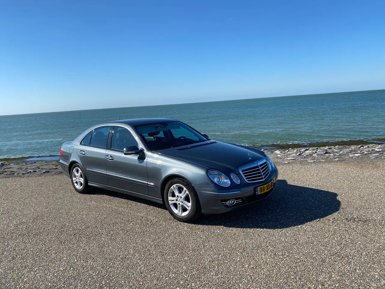 Mercedes-Benz E 220