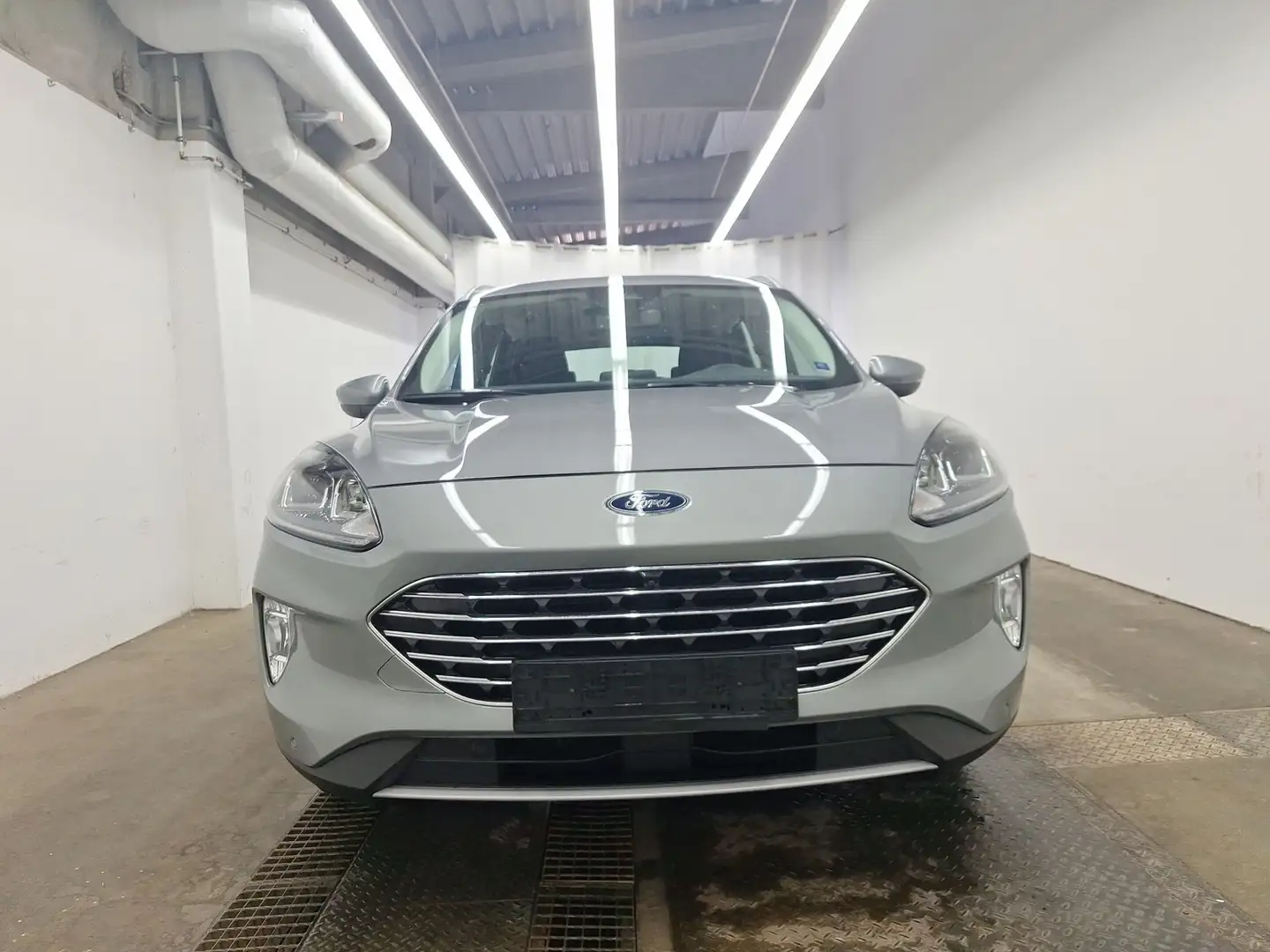 Ford Kuga Titanium NAV DAB TEMP SHZ PDC AC BC HDC Isofix Zilver - 2