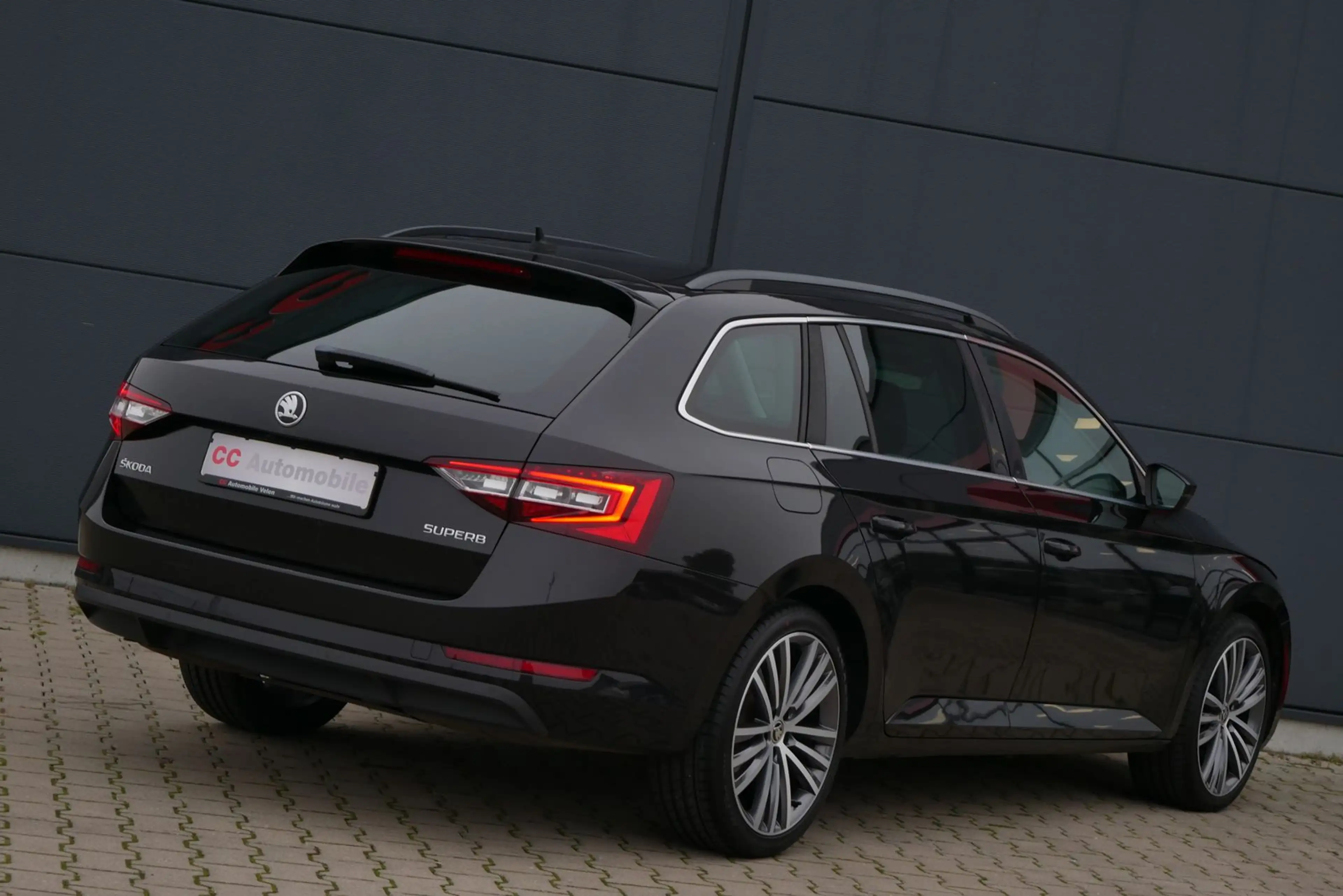 Skoda Superb 2.0 TDI DSG Ambition"ACC"Xenon"19Zoll" — photo 6