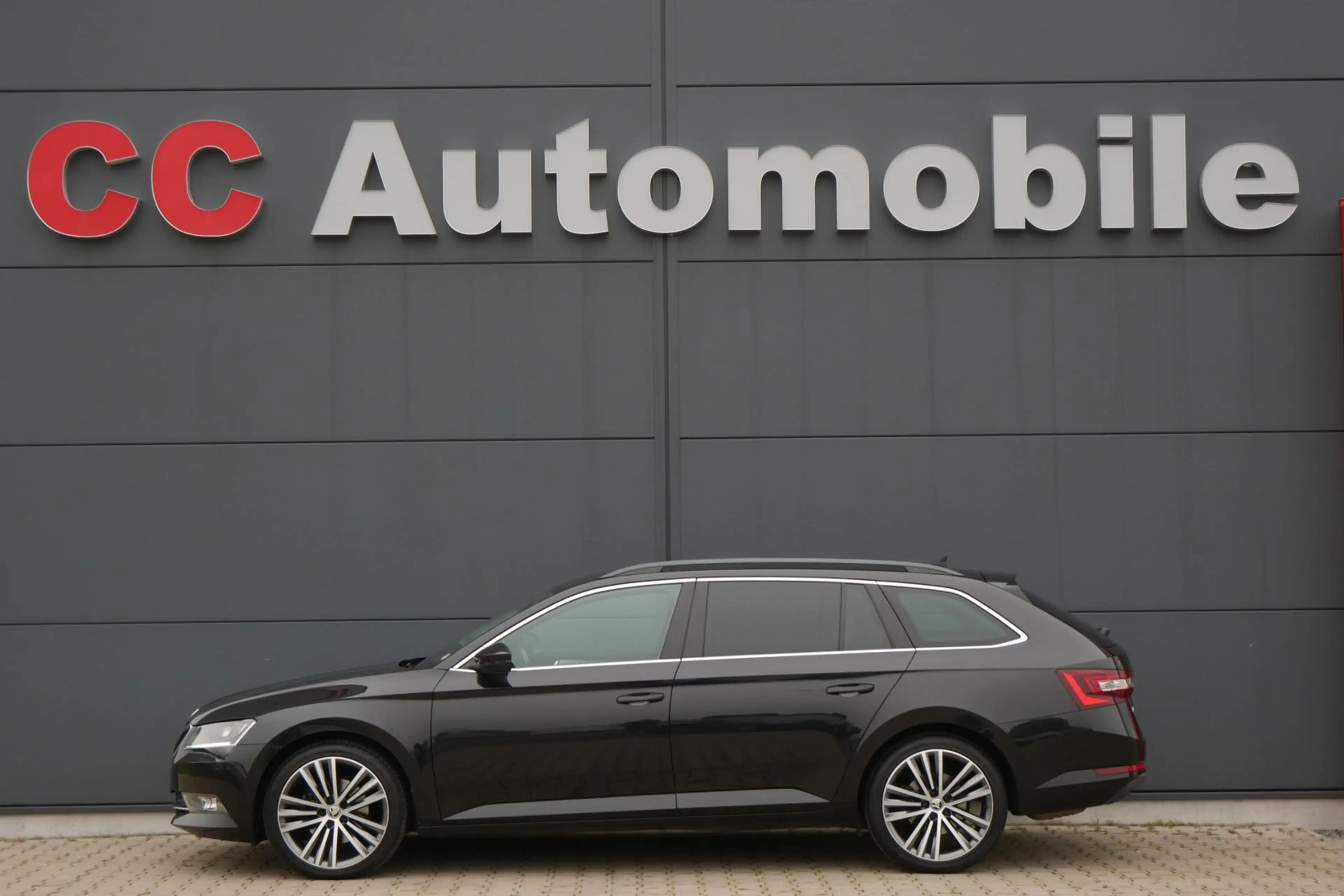 Skoda Superb 2.0 TDI DSG Ambition"ACC"Xenon"19Zoll"
