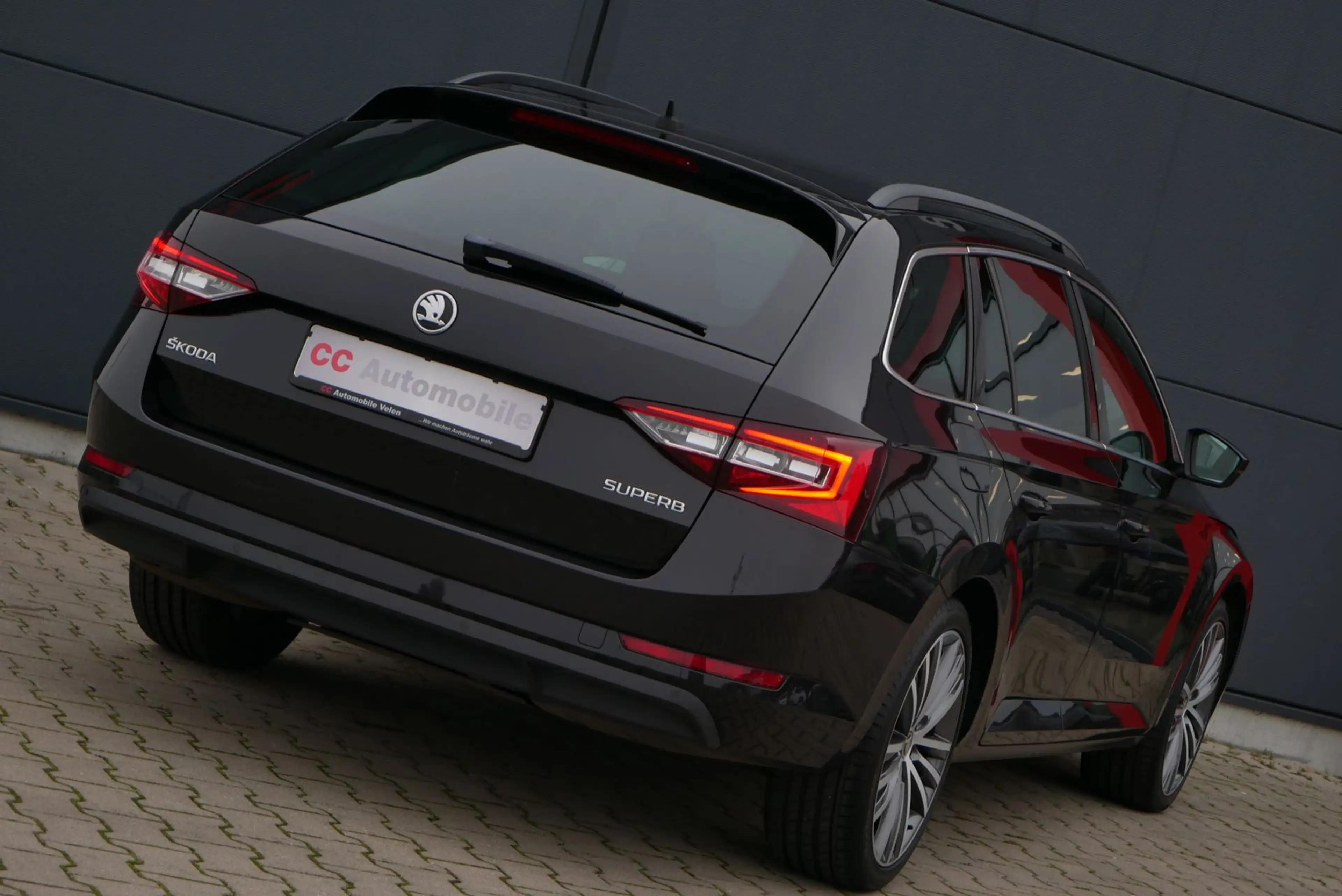 Skoda Superb 2.0 TDI DSG Ambition"ACC"Xenon"19Zoll" — photo 5