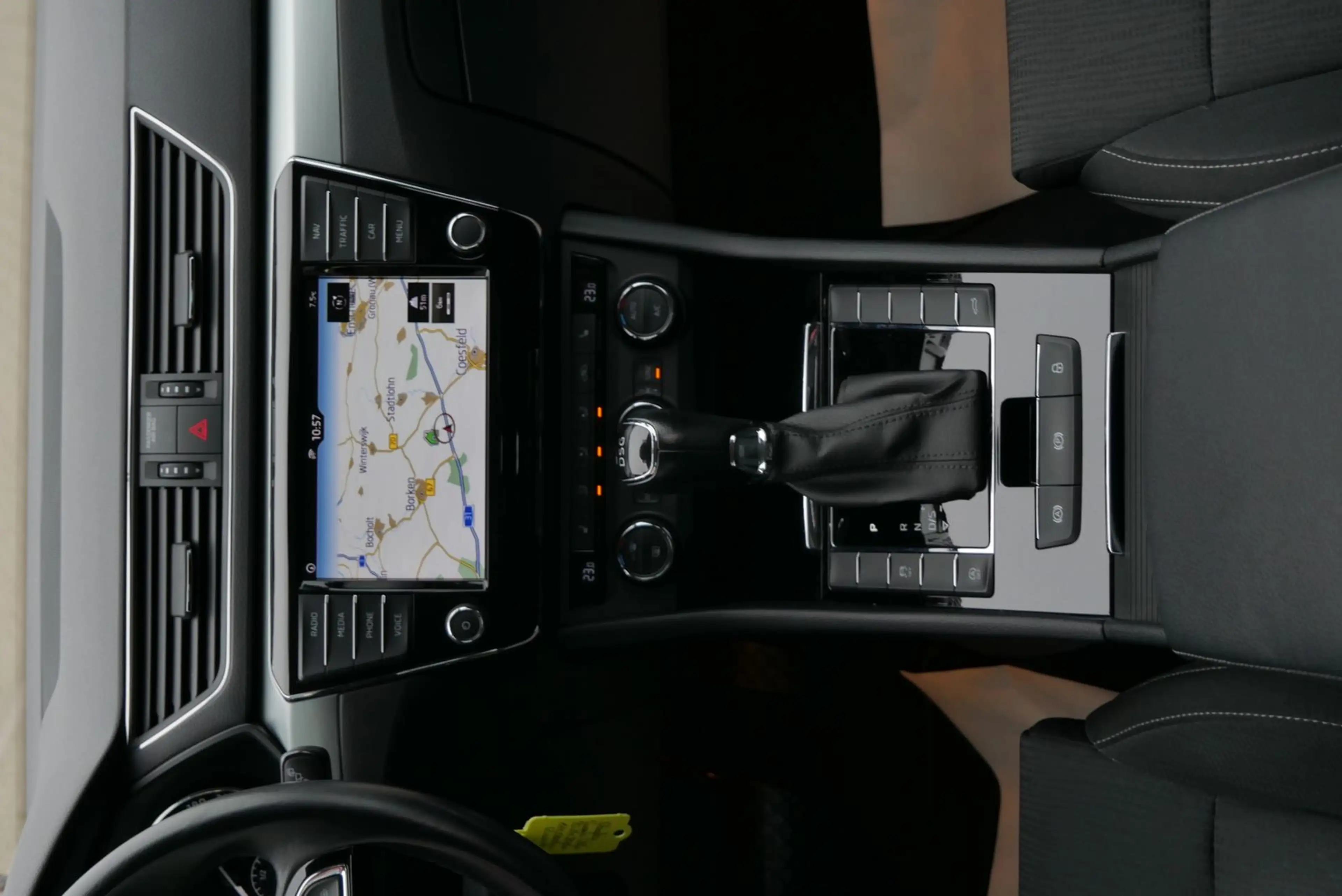 Skoda Superb 2.0 TDI DSG Ambition"ACC"Xenon"19Zoll" — photo 14