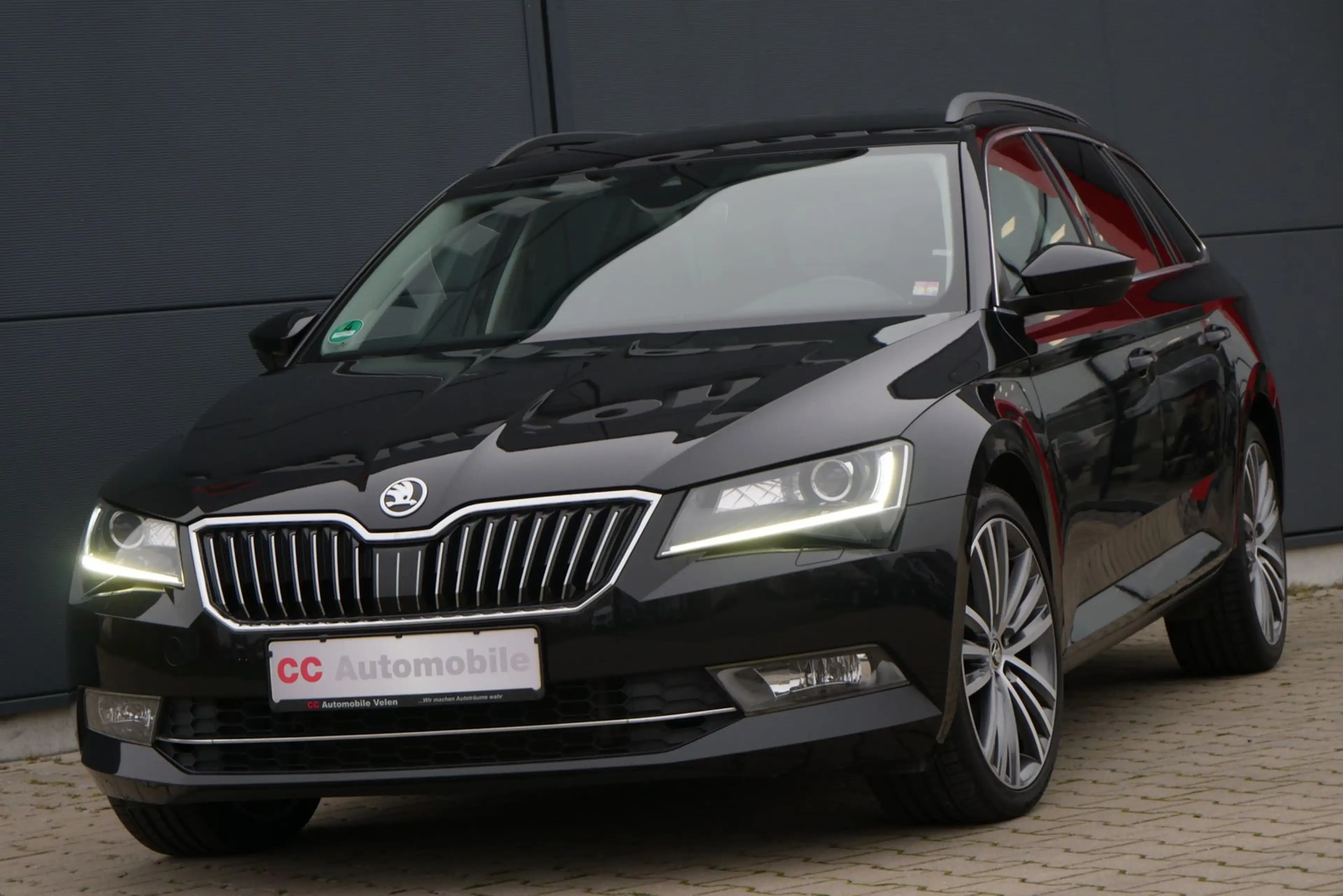 Skoda Superb 2.0 TDI DSG Ambition"ACC"Xenon"19Zoll" — photo 2