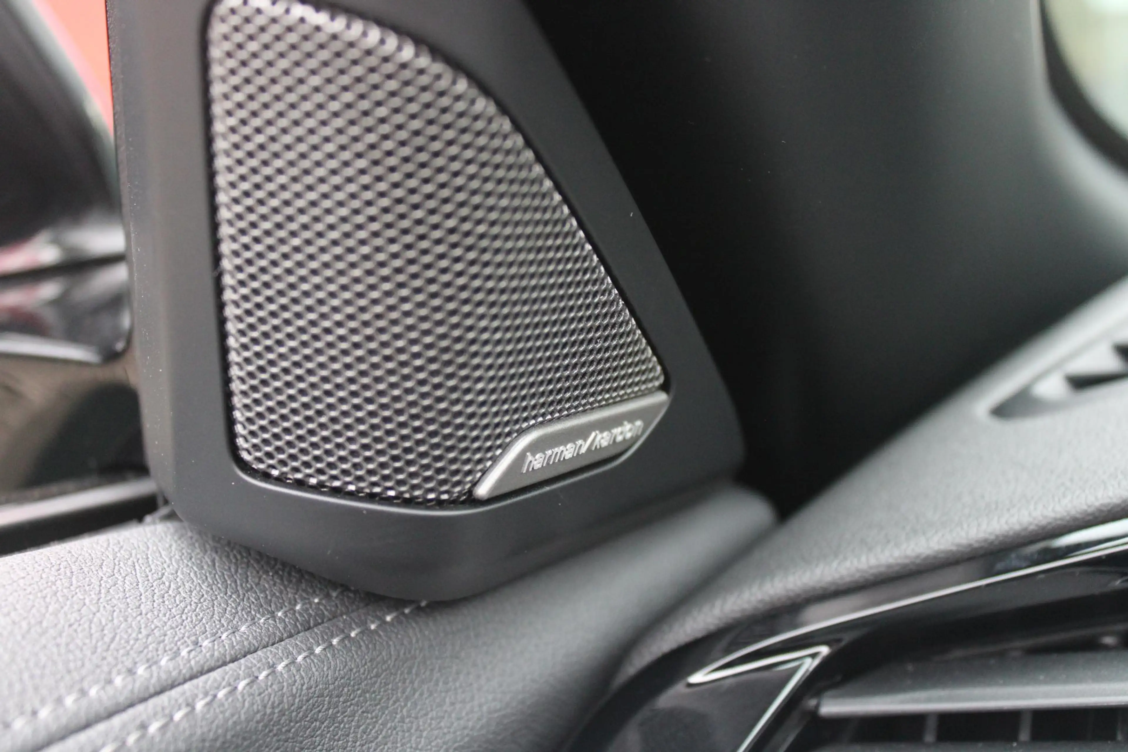 BMW Z4 Roadster sDRIVE 20i 197PK HIGH EXECUTIVE M-SPORT A — photo 40