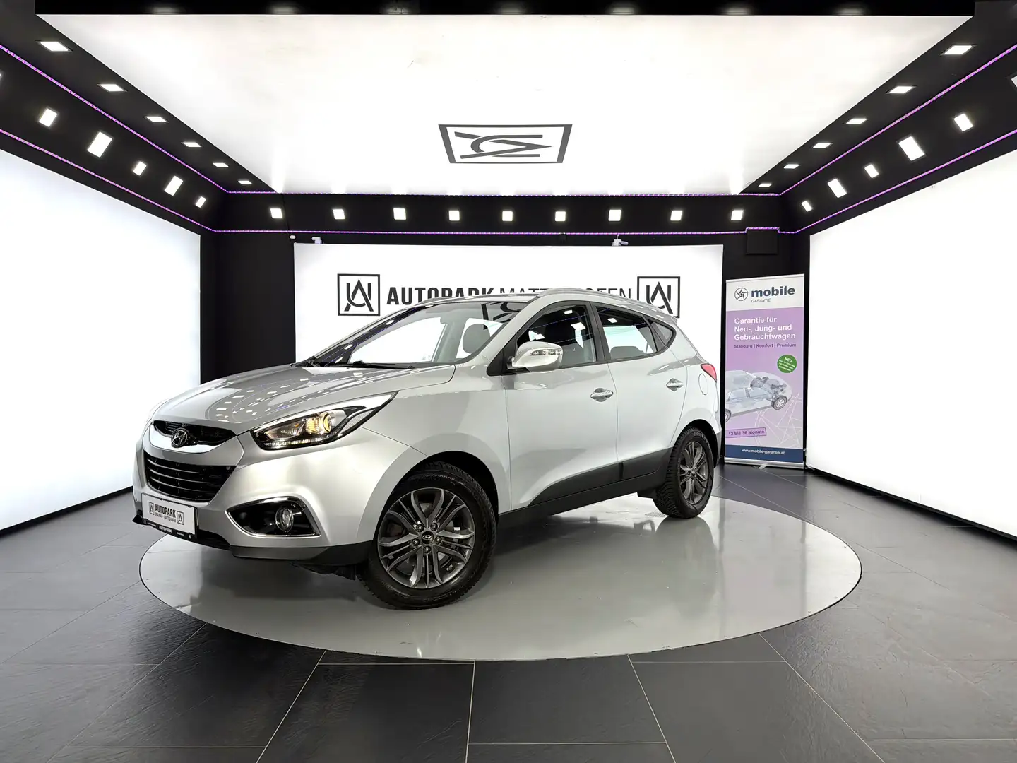 Hyundai iX35 2,0 CRDi 4WD GO Aut. *AUTOMATIK*AHK* Grau - 1