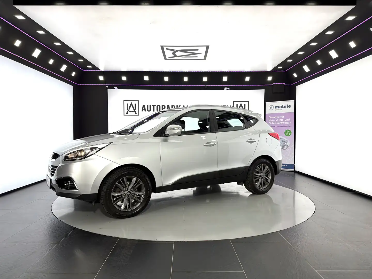 Hyundai iX35 2,0 CRDi 4WD GO Aut. *AUTOMATIK*AHK* Grau - 2