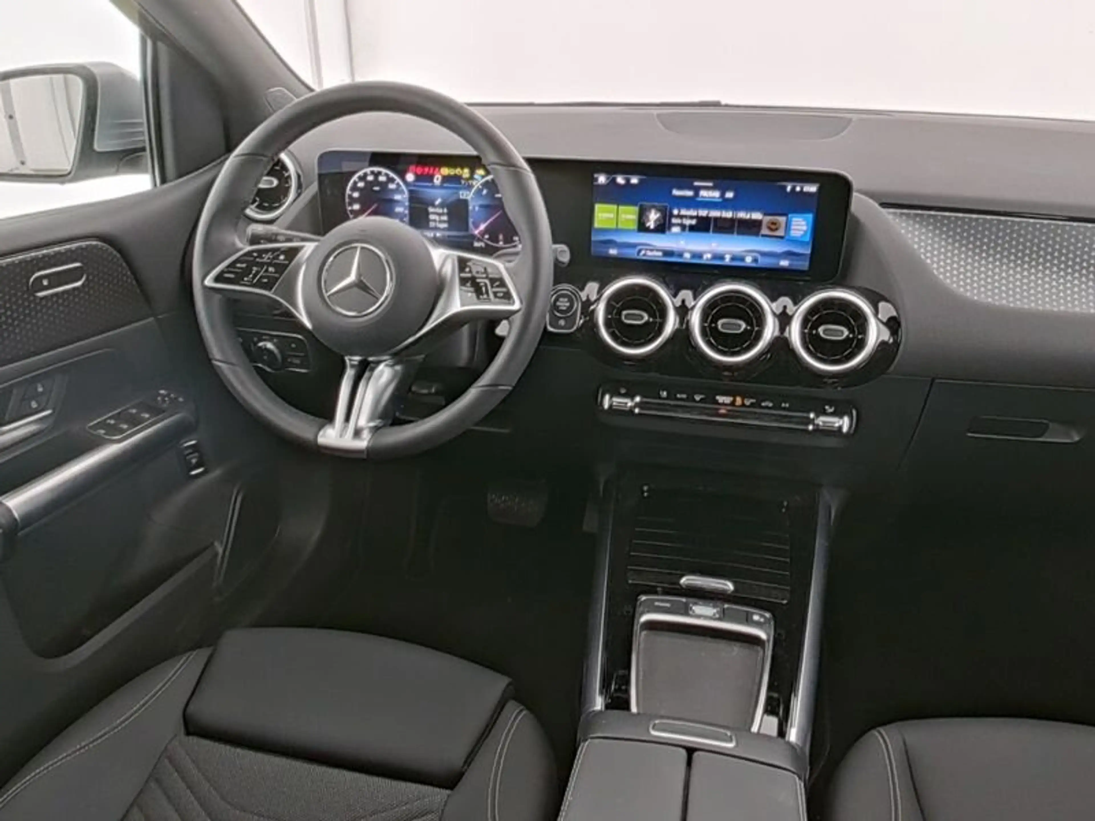 Mercedes-Benz B 180 B 180 d Progressive Line Advanced/Carplay/VKZ Navi — photo 7